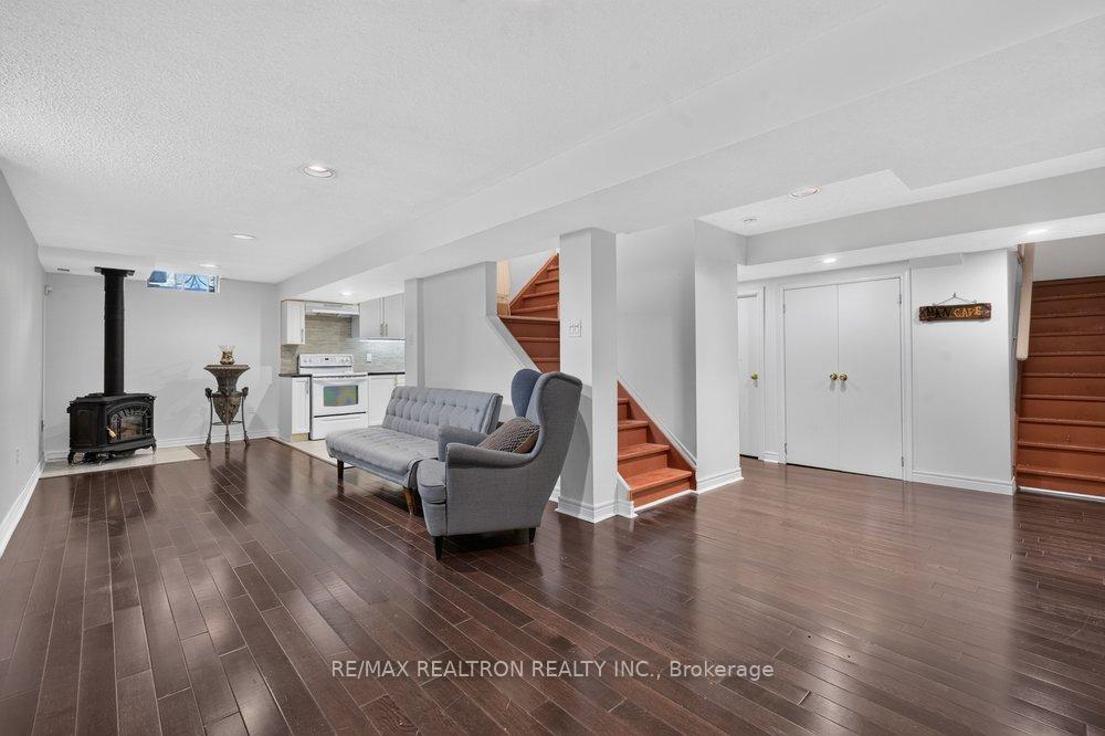 Photo 34 of 38 Zucchet Court, Vaughan, East Woodbridge — HOMEH