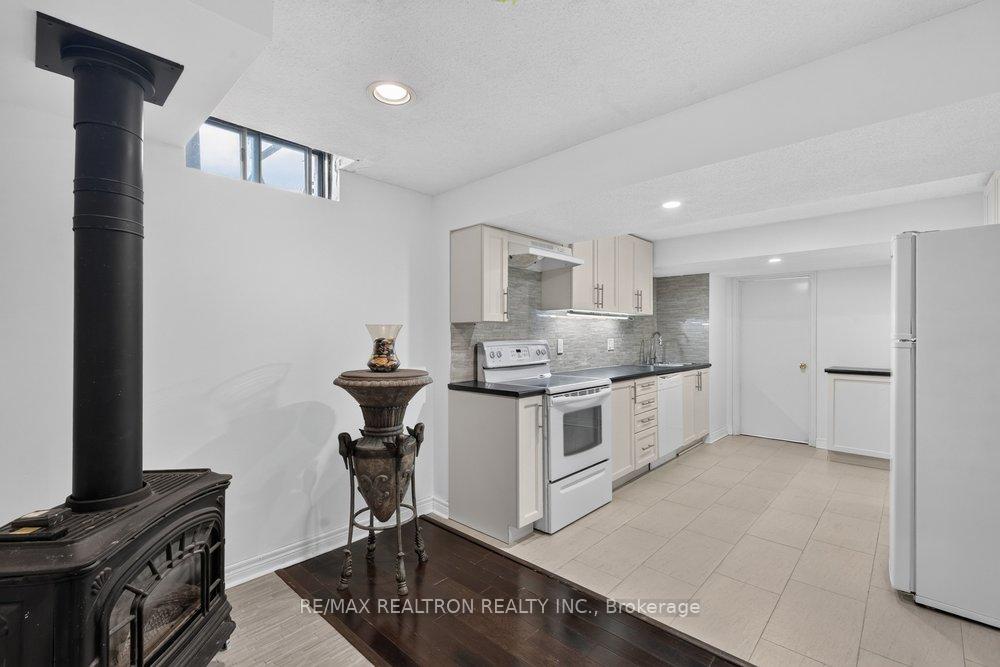 Photo 36 of 38 Zucchet Court, Vaughan, East Woodbridge — HOMEH