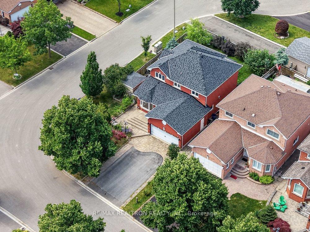 Photo 46 of 38 Zucchet Court, Vaughan, East Woodbridge — HOMEH