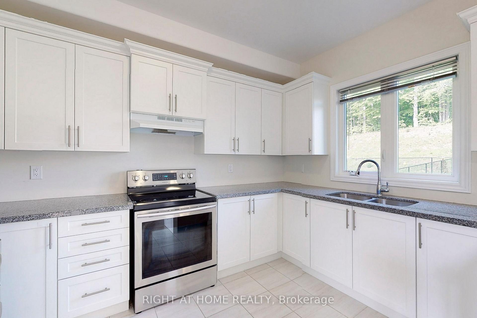 Photo 10 of 3092 Monarch Drive, Orillia — HOMEH