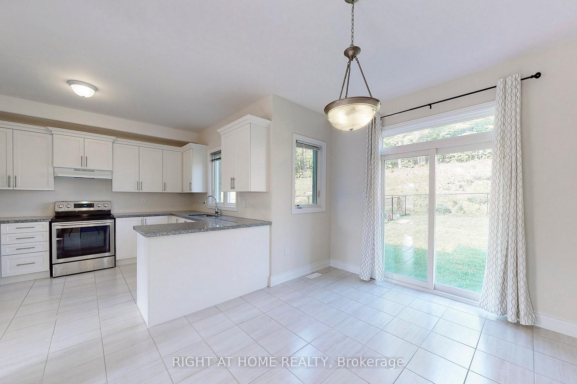Photo 14 of 3092 Monarch Drive, Orillia — HOMEH