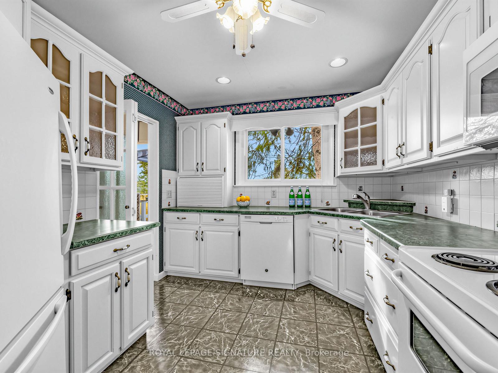 Photo 13 of 145 Drakefield Road, Markham, Bullock — HOMEH