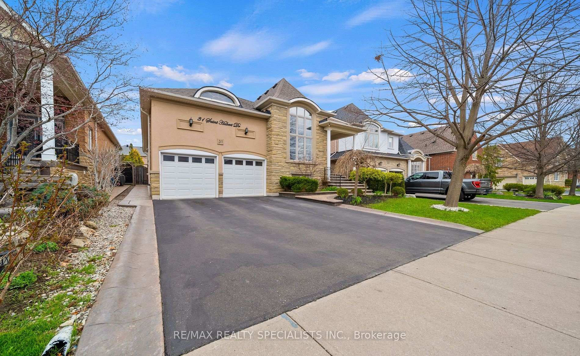 Front of 31 Saint Hubert Drive