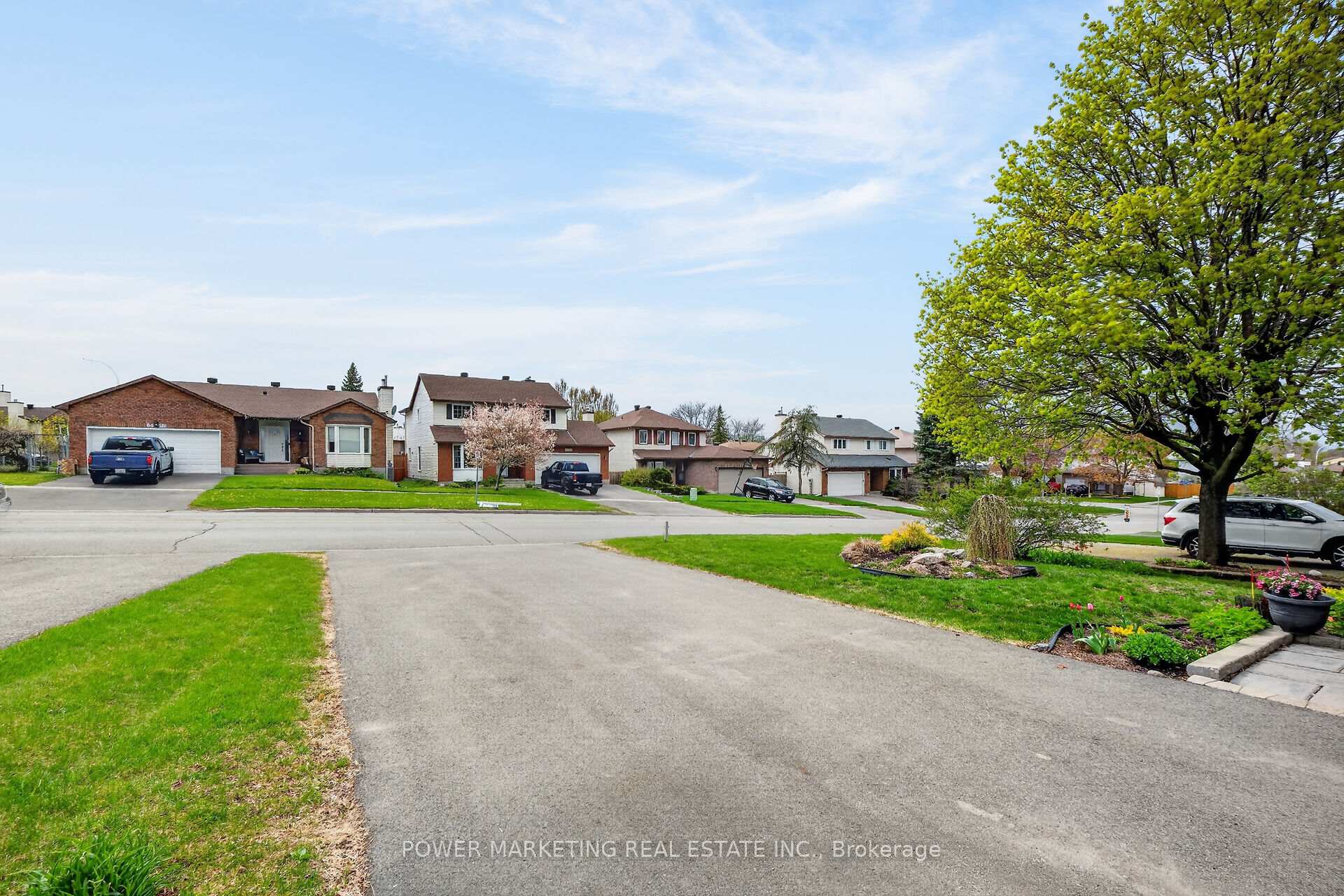 Photo 3 of 6451 Viseneau Drive, Ottawa, Chateauneuf — HOMEH
