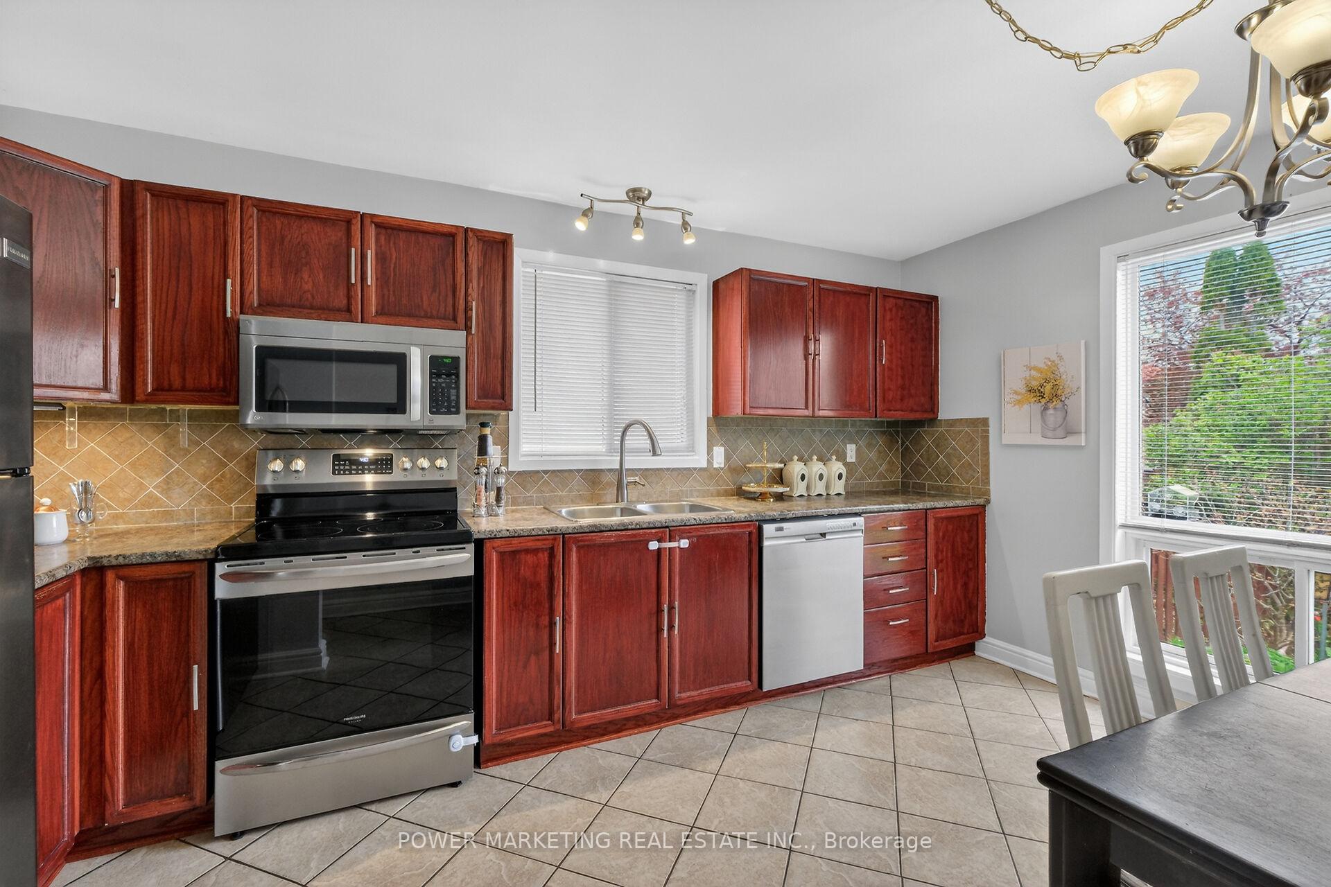Photo 12 of 6451 Viseneau Drive, Ottawa, Chateauneuf — HOMEH