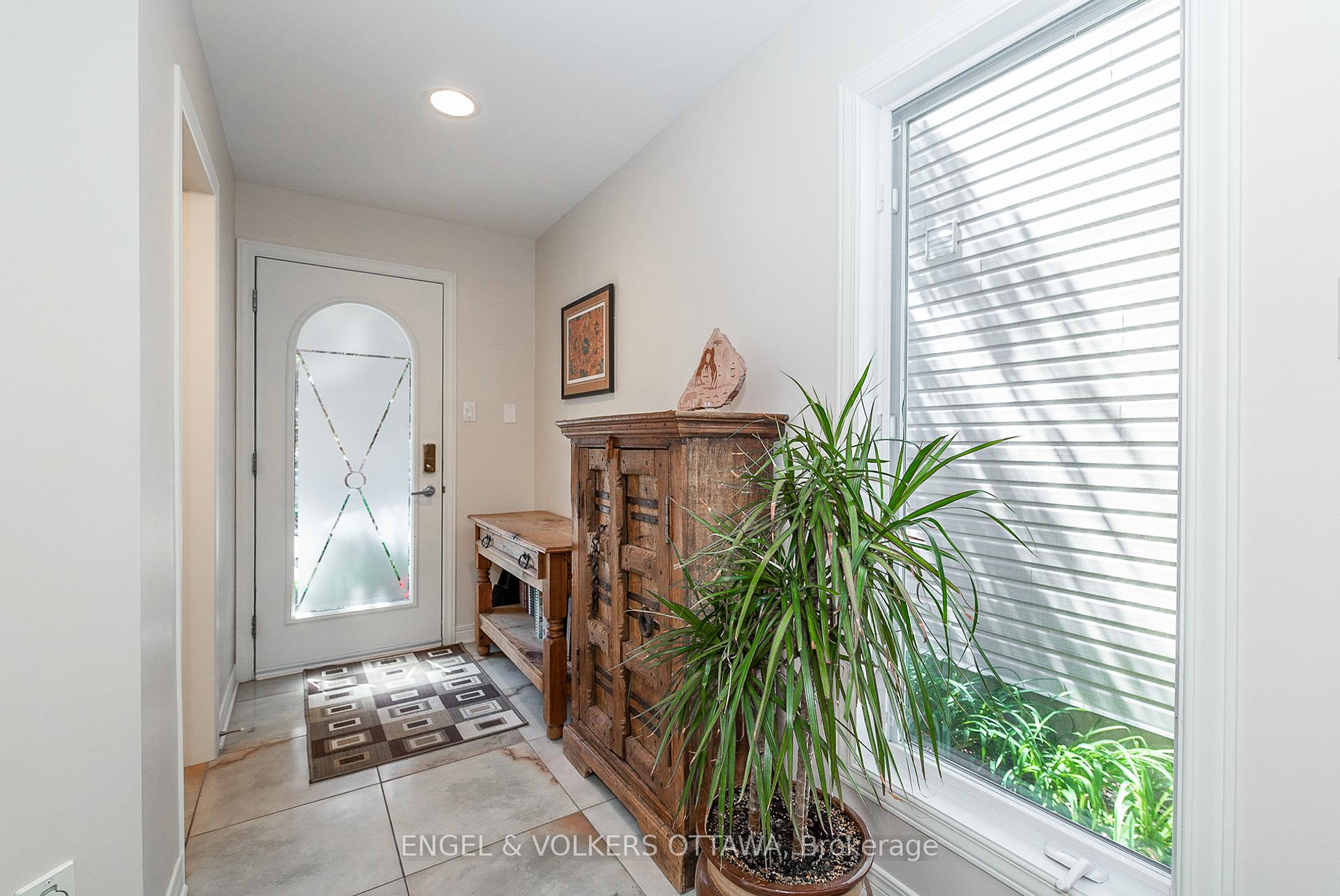 Photo 3 of 210 West Village Private, Ottawa, Westboro South — HOMEH