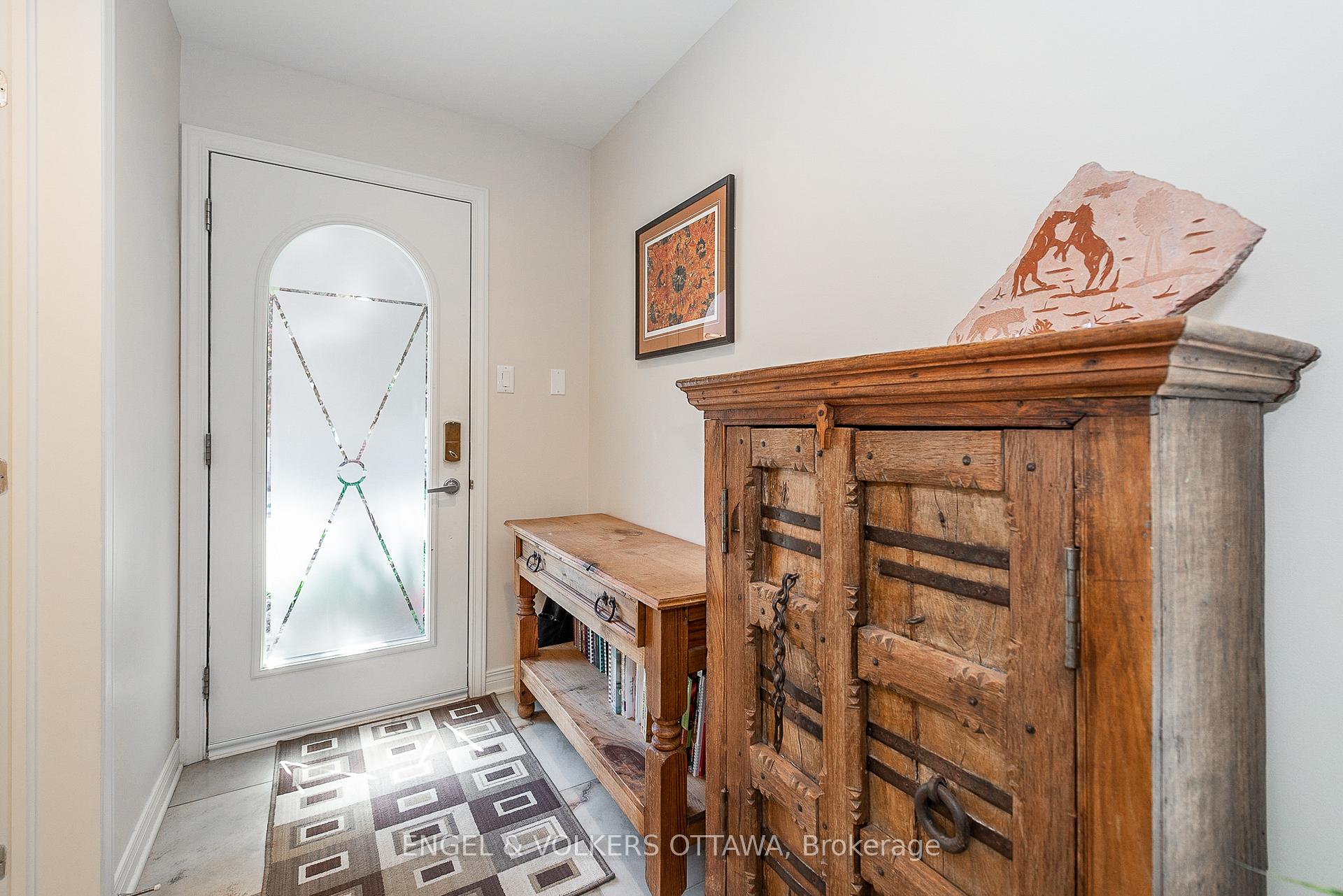Photo 4 of 210 West Village Private, Ottawa, Westboro South — HOMEH