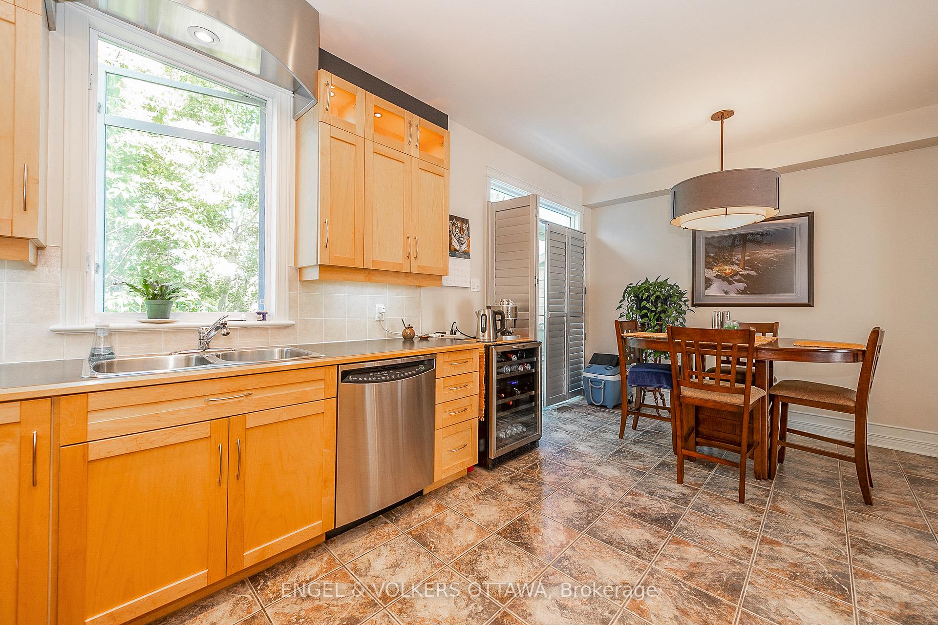 Photo 20 of 210 West Village Private, Ottawa, Westboro South — HOMEH