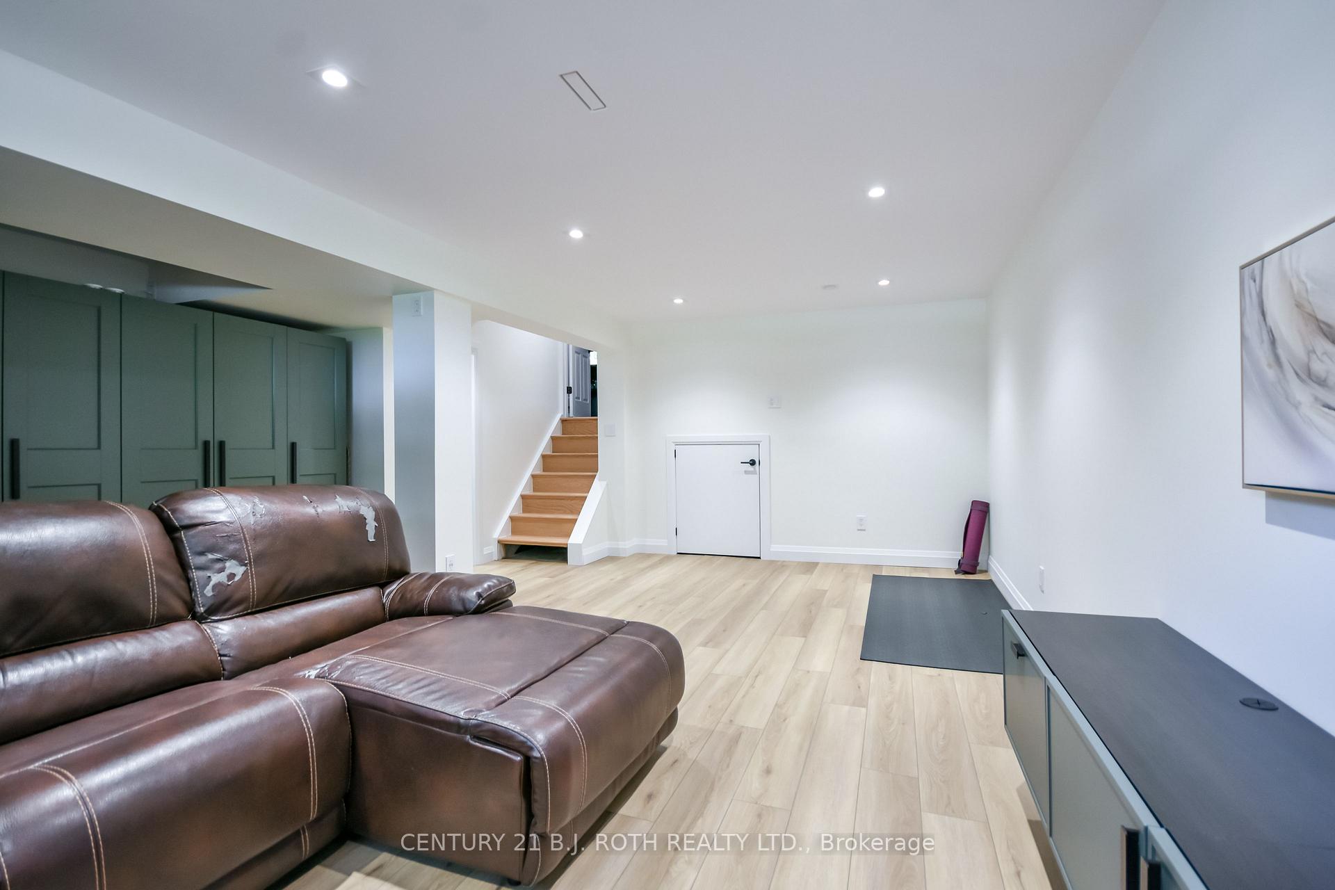 Photo 32 of 31 Kingston Road, Newmarket, Bristol-London — HOMEH