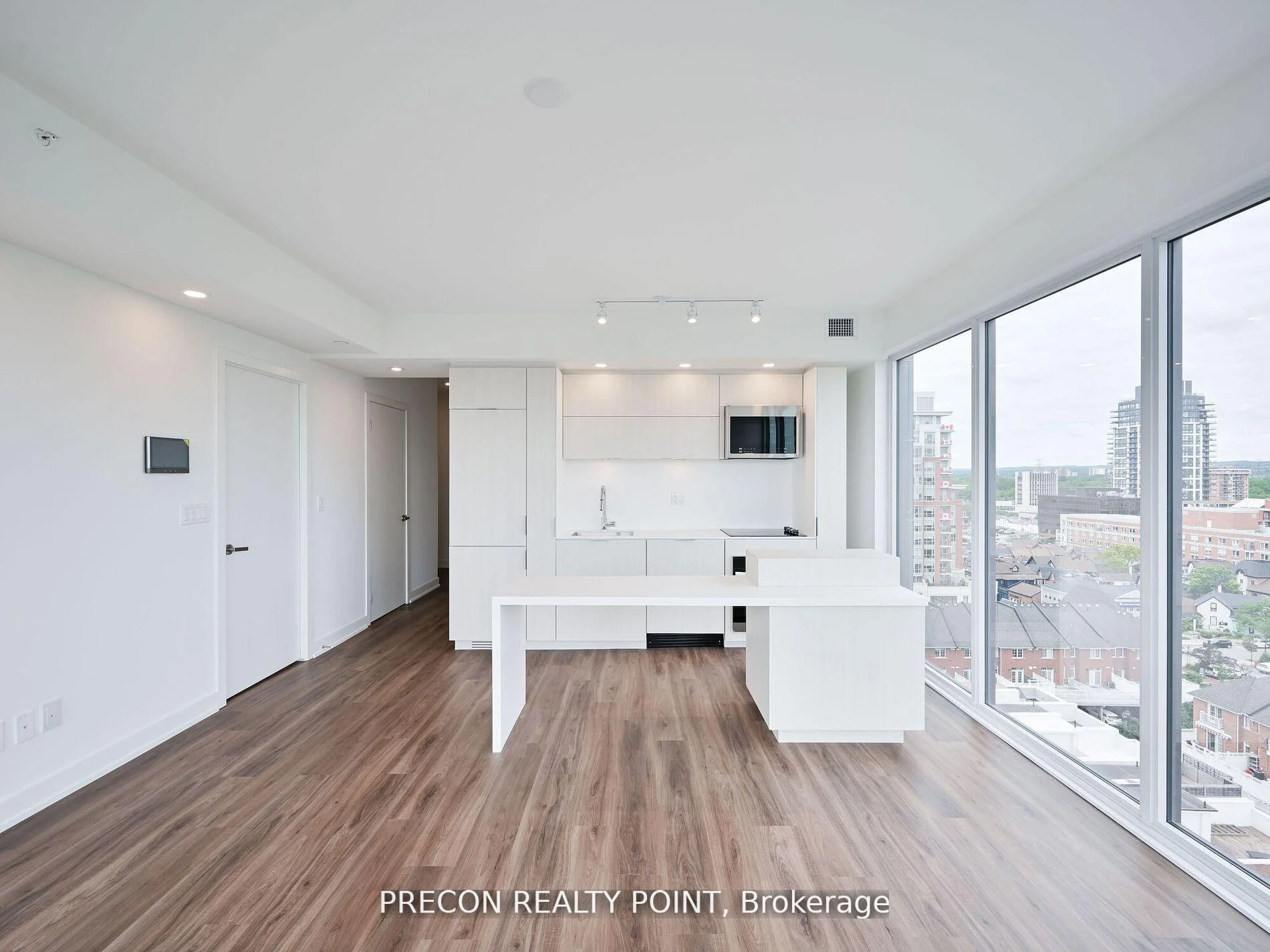 Photo 5 of Unit 902, 370 Martha Street E, Burlington, Brant — HOMEH
