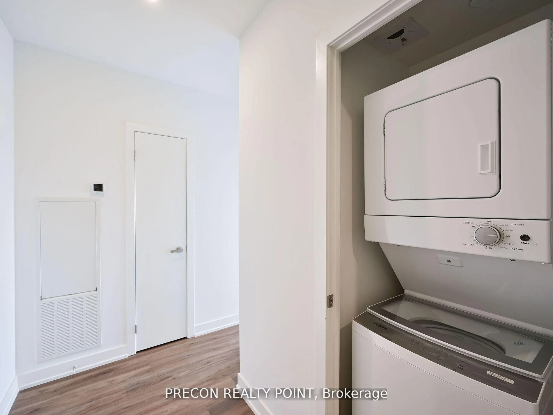Photo 10 of Unit 902, 370 Martha Street E, Burlington, Brant — HOMEH