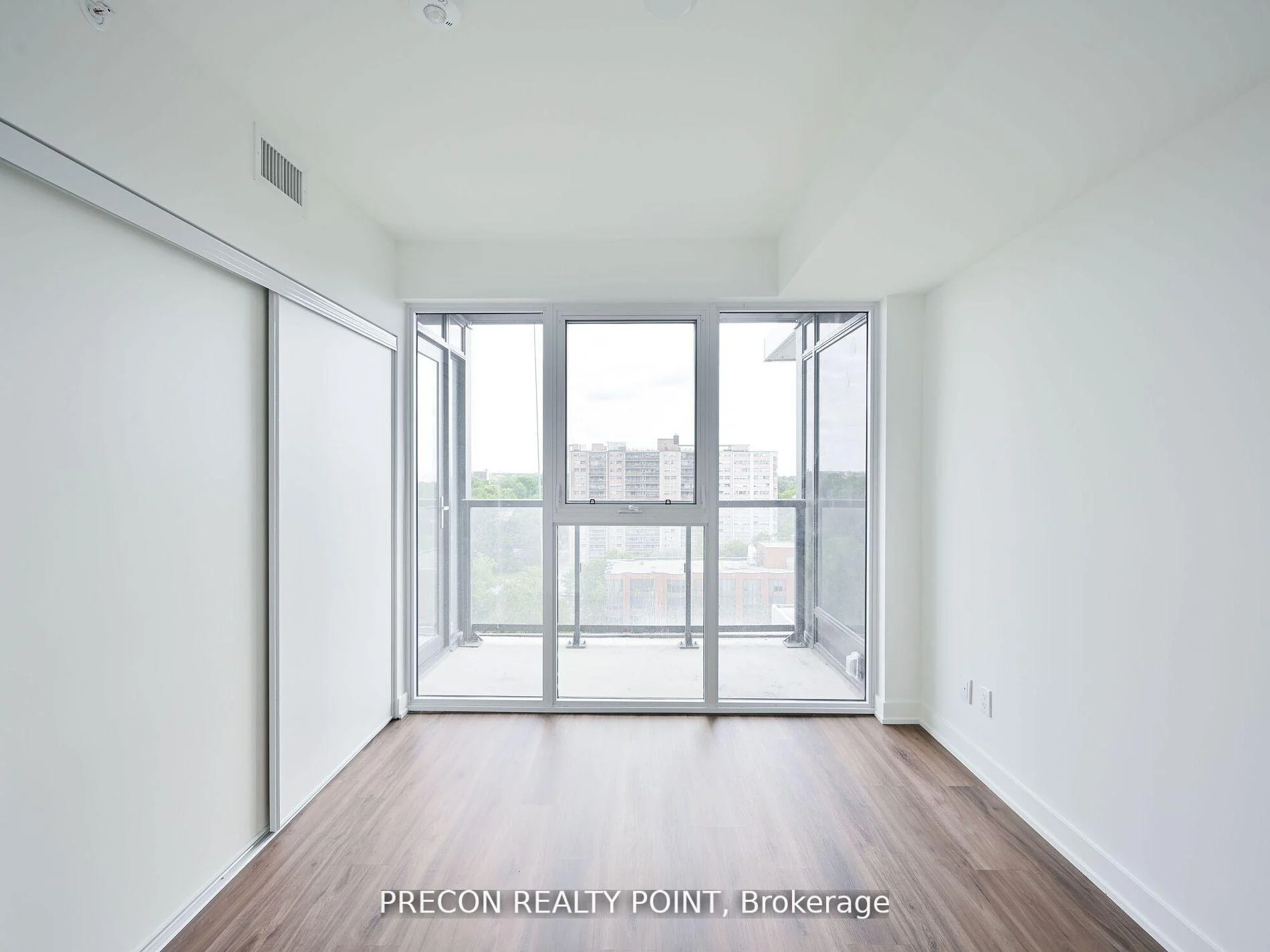 Photo 11 of Unit 902, 370 Martha Street E, Burlington, Brant — HOMEH