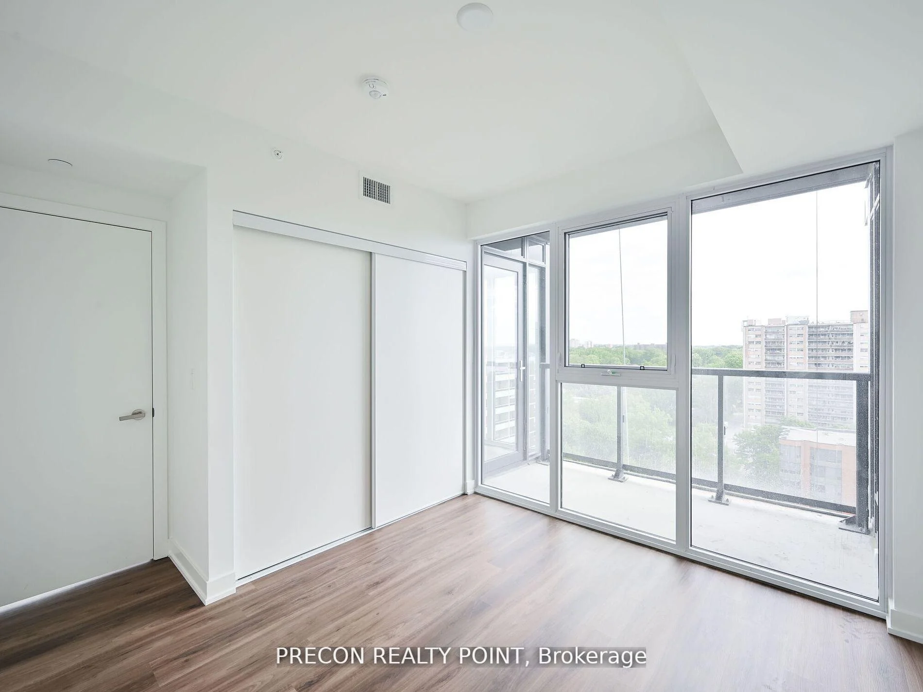 Photo 16 of Unit 902, 370 Martha Street E, Burlington, Brant — HOMEH