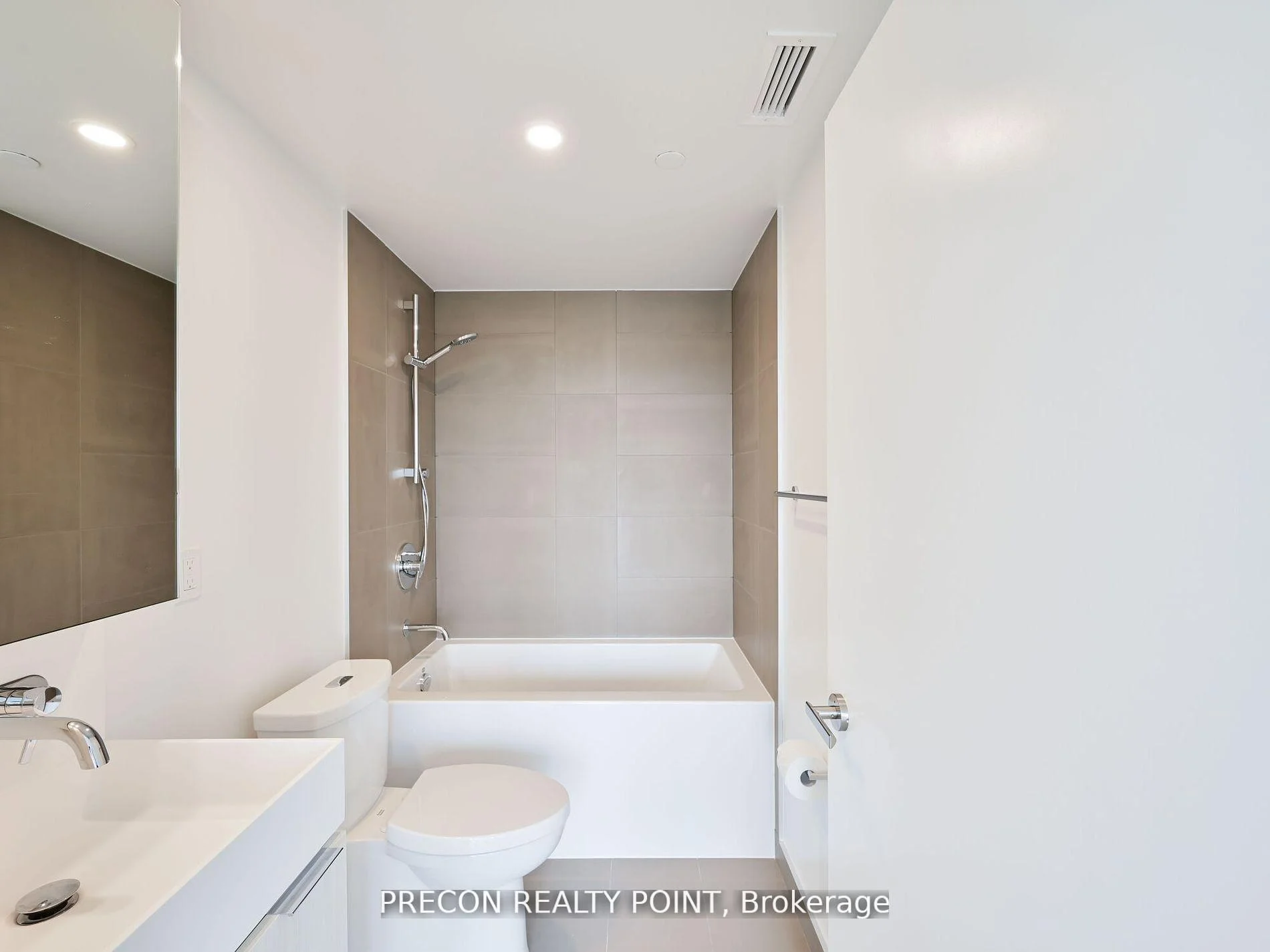 Photo 17 of Unit 902, 370 Martha Street E, Burlington, Brant — HOMEH