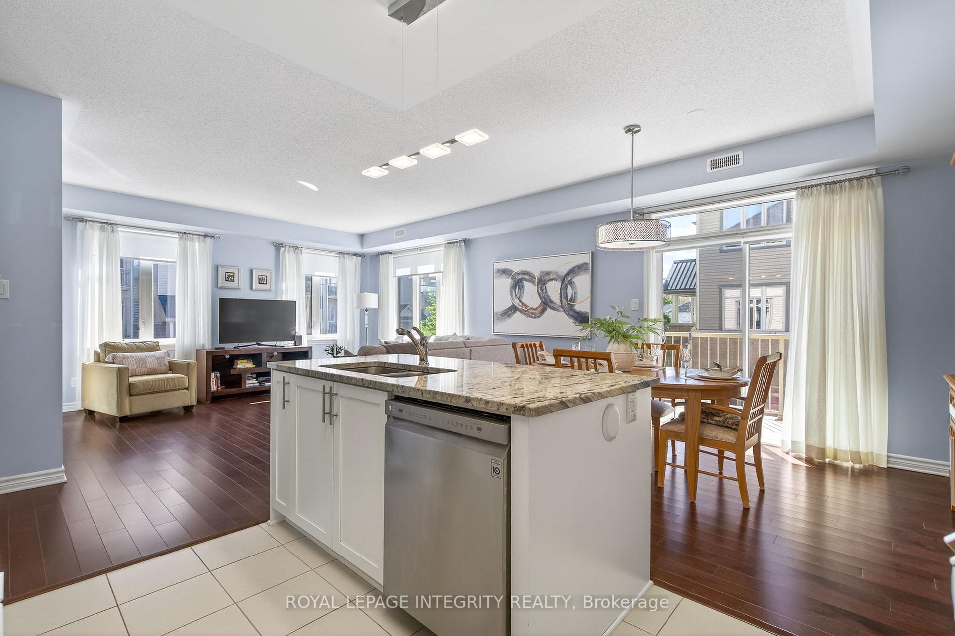 Photo 11 of 1007 Beryl Private, Ottawa, Riverside South/Gloucester Glen — HOMEH