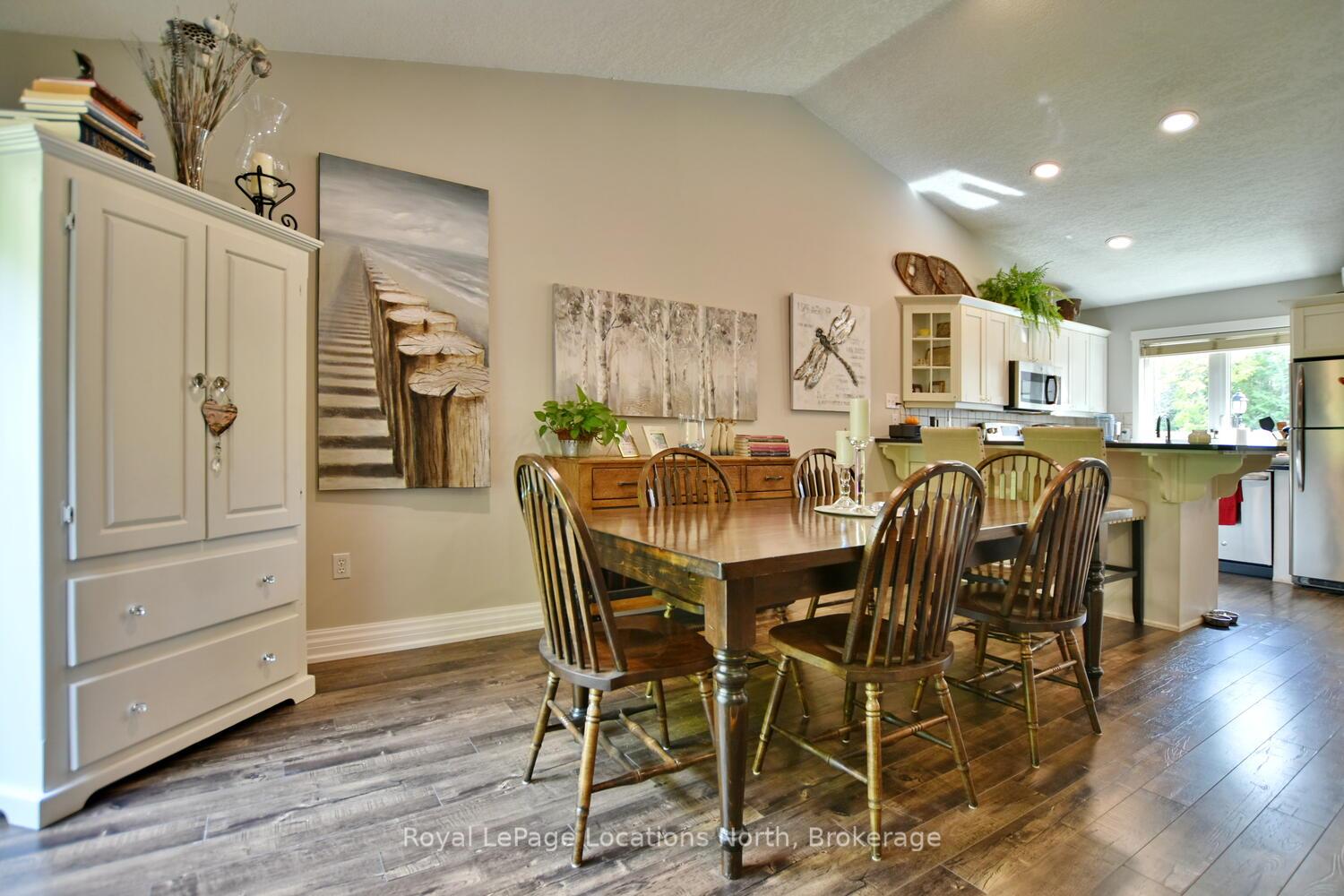 Photo 24 of 590 Oxbow Crescent, Collingwood — HOMEH