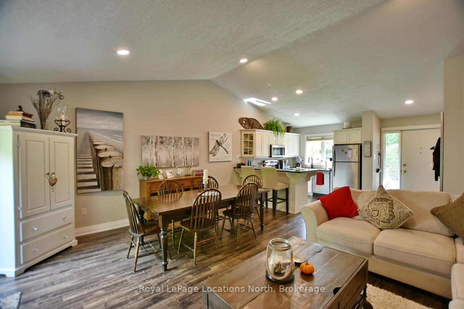 Photo 32 of 590 Oxbow Crescent, Collingwood — HOMEH