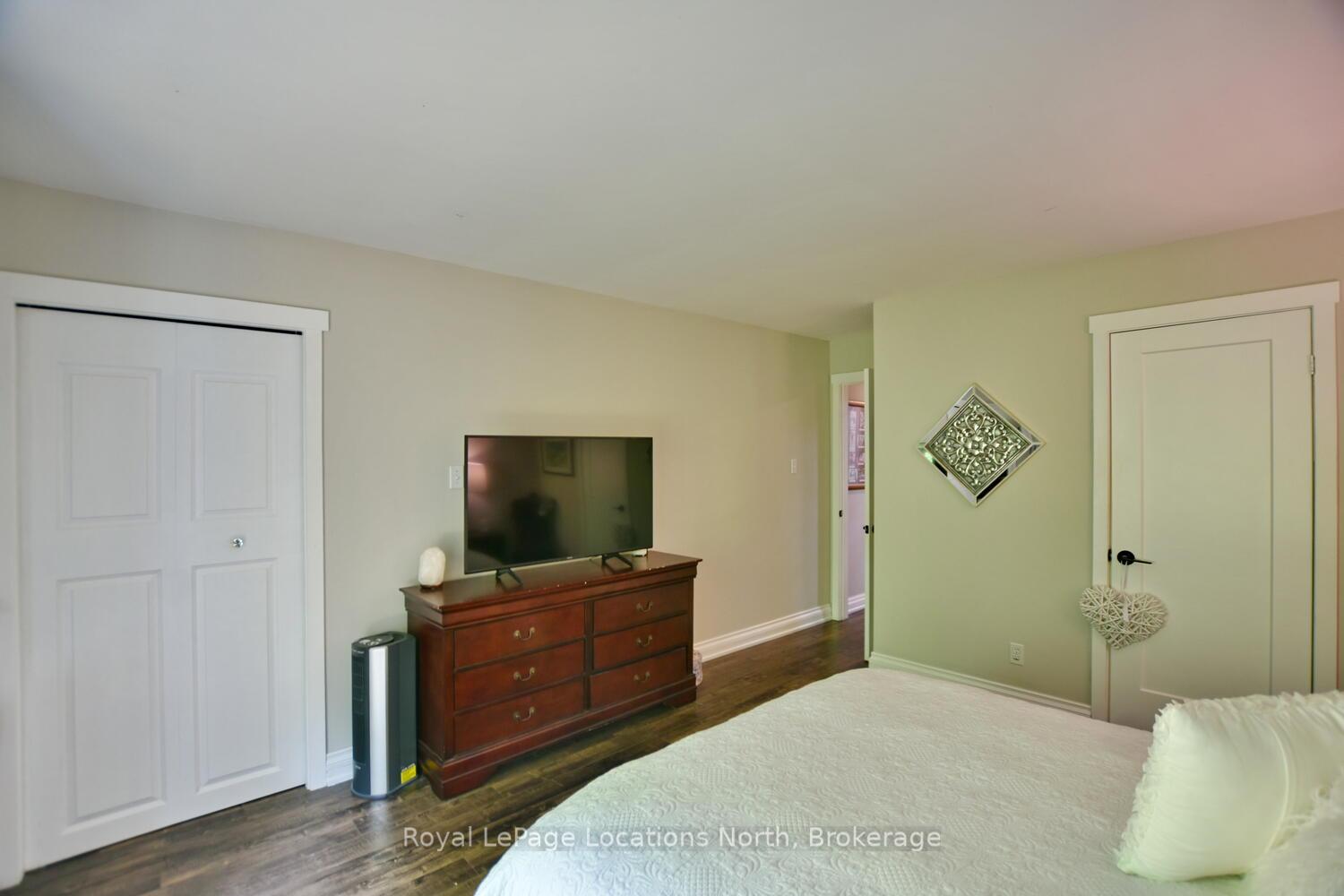 Photo 36 of 590 Oxbow Crescent, Collingwood — HOMEH