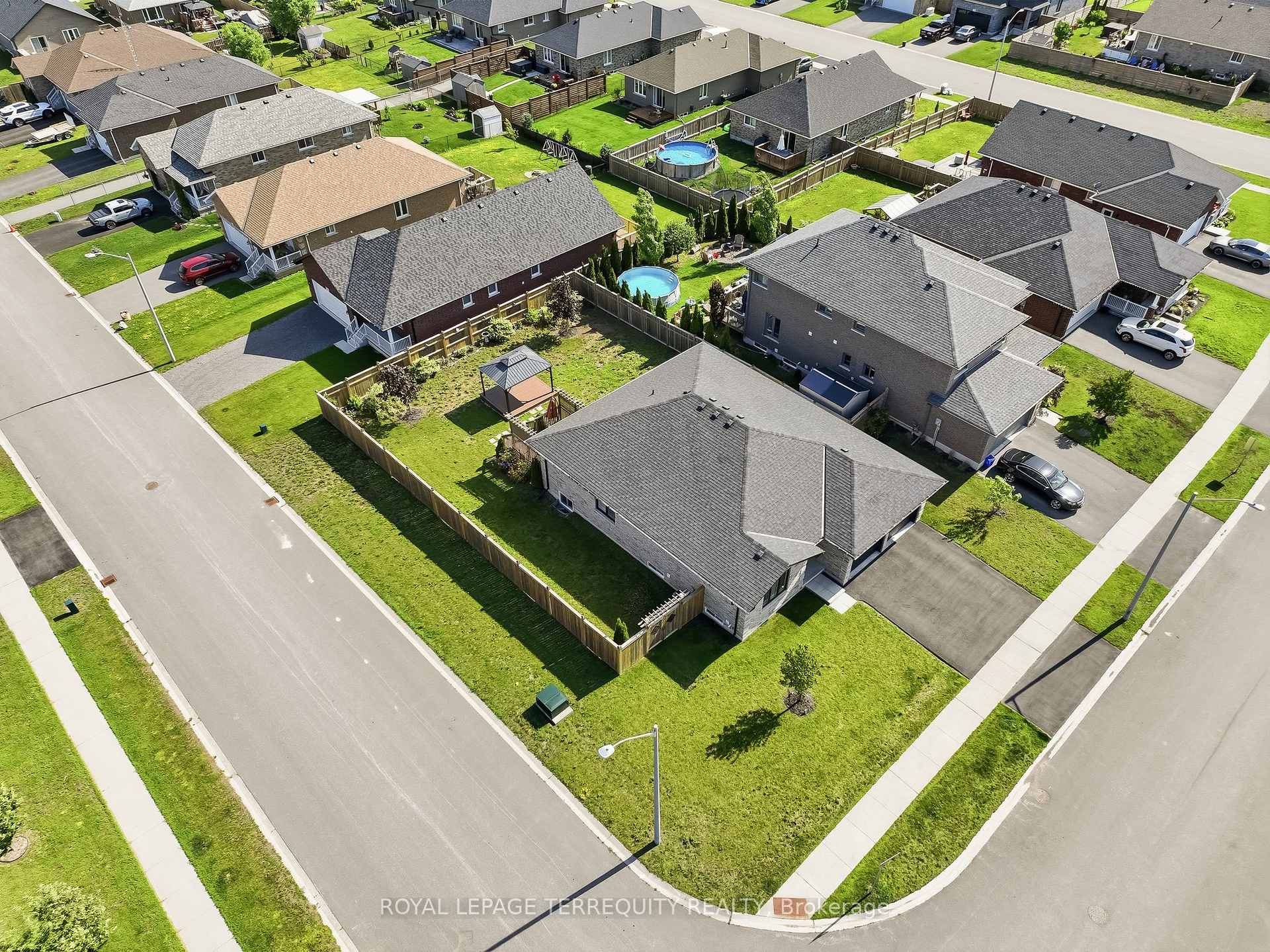 Photo 6 of 96 Darrell Drain Crescent, Asphodel-Norwood, Norwood — HOMEH