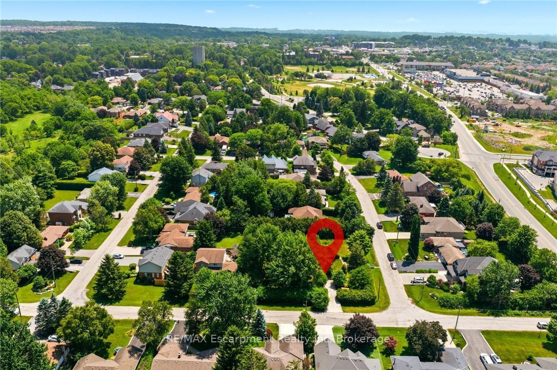 Photo 3 of 1A Westview Crescent, Hamilton, Waterdown — HOMEH