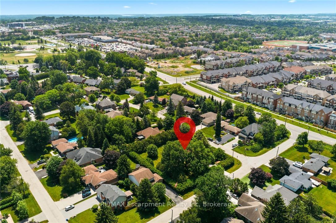 Photo 2 of 1B Westview Crescent, Hamilton, Waterdown — HOMEH
