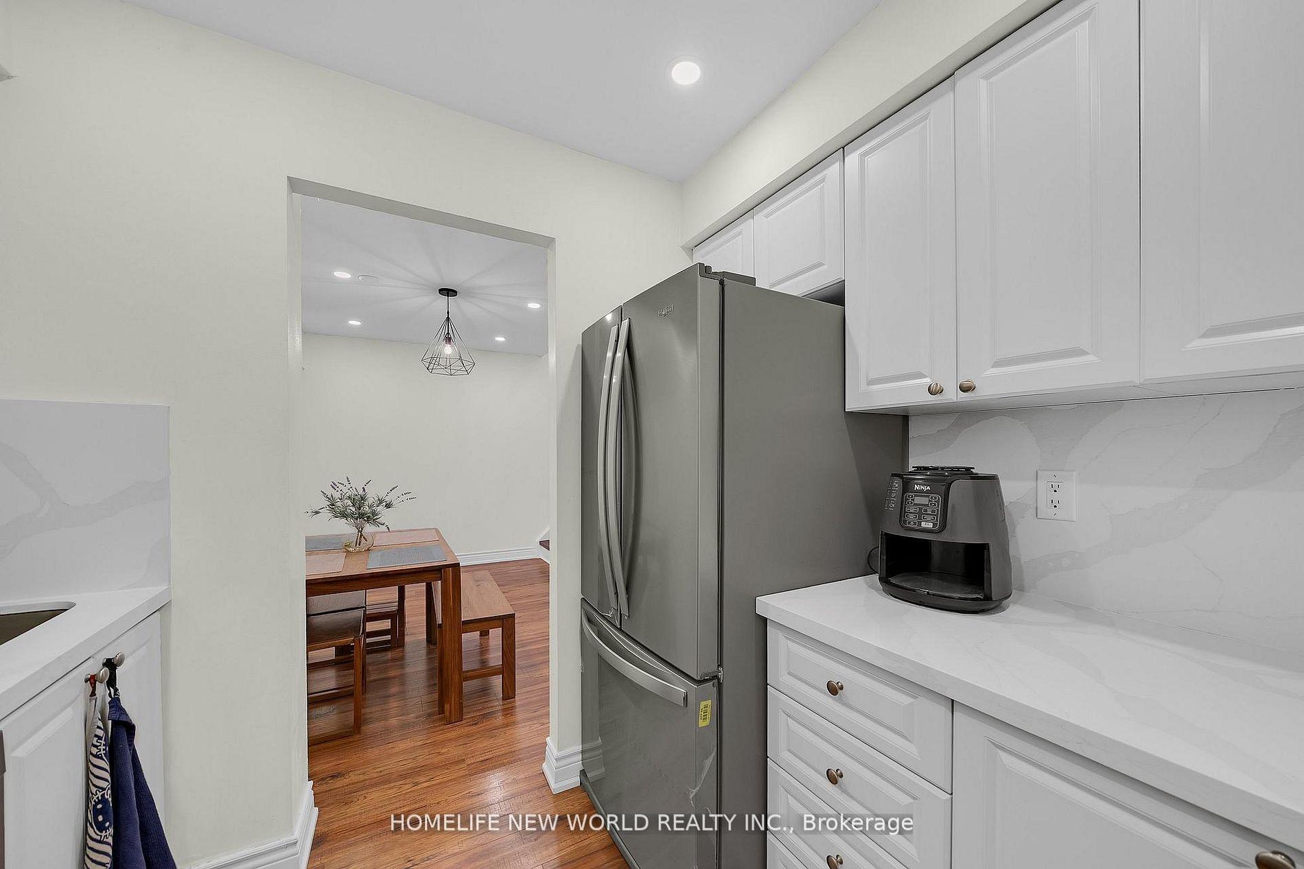Photo 5 of 38 Springfair Avenue, Aurora, Aurora Village — HOMEH