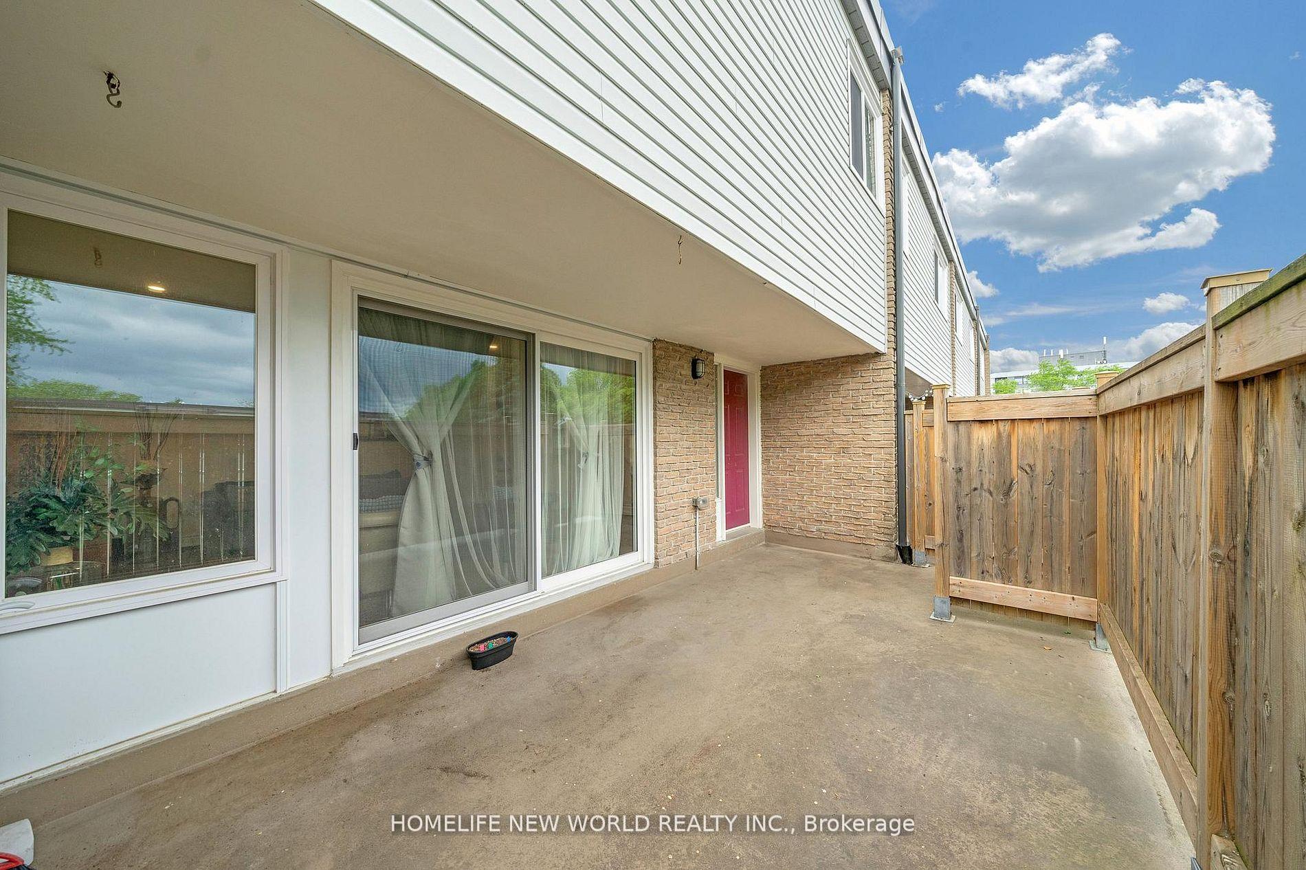 Photo 9 of 38 Springfair Avenue, Aurora, Aurora Village — HOMEH