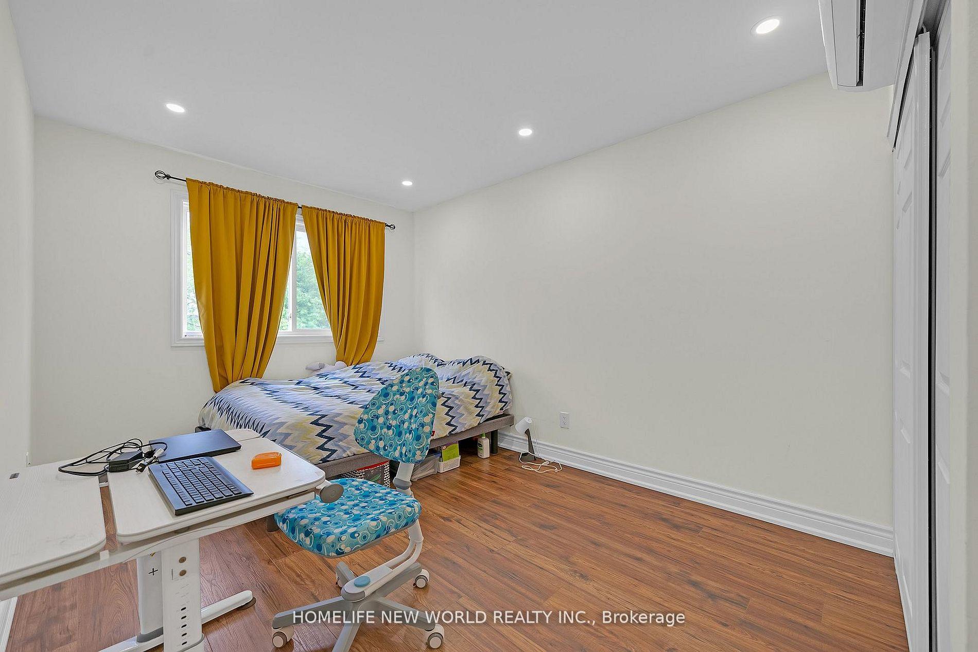 Photo 12 of 38 Springfair Avenue, Aurora, Aurora Village — HOMEH