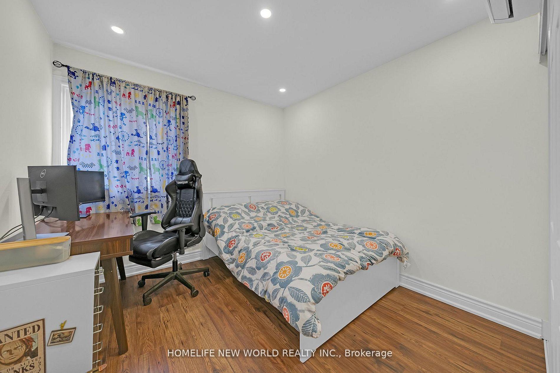 Photo 13 of 38 Springfair Avenue, Aurora, Aurora Village — HOMEH