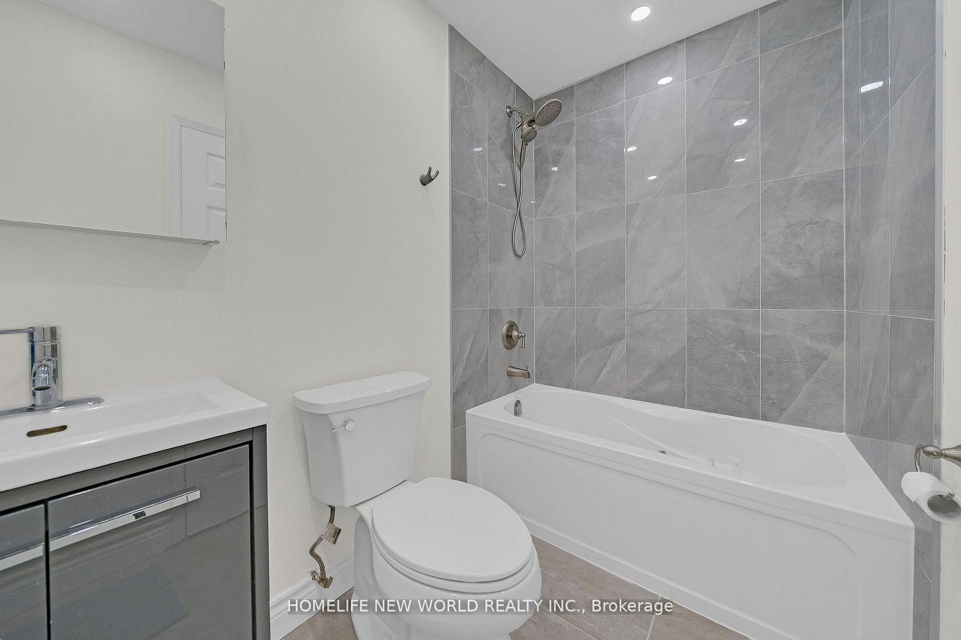 Photo 14 of 38 Springfair Avenue, Aurora, Aurora Village — HOMEH