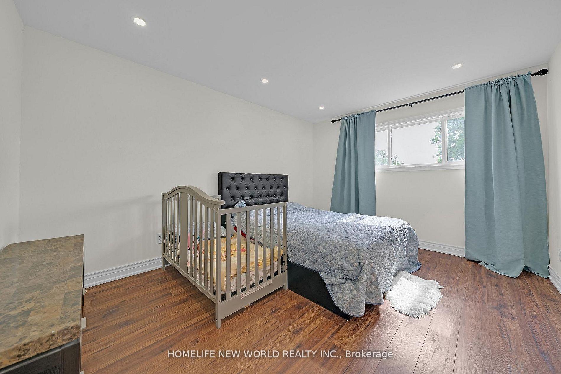 Photo 15 of 38 Springfair Avenue, Aurora, Aurora Village — HOMEH