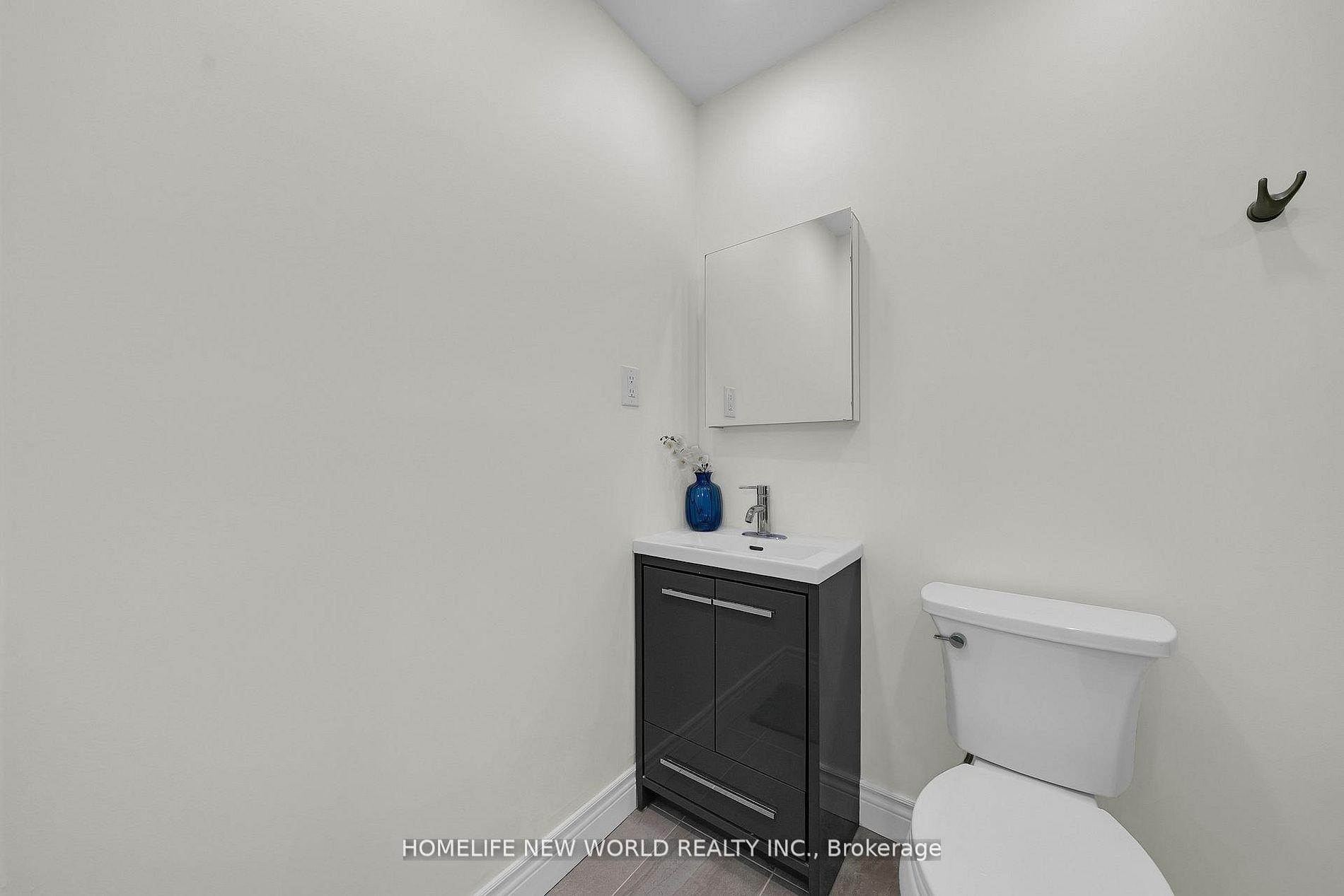 Photo 16 of 38 Springfair Avenue, Aurora, Aurora Village — HOMEH