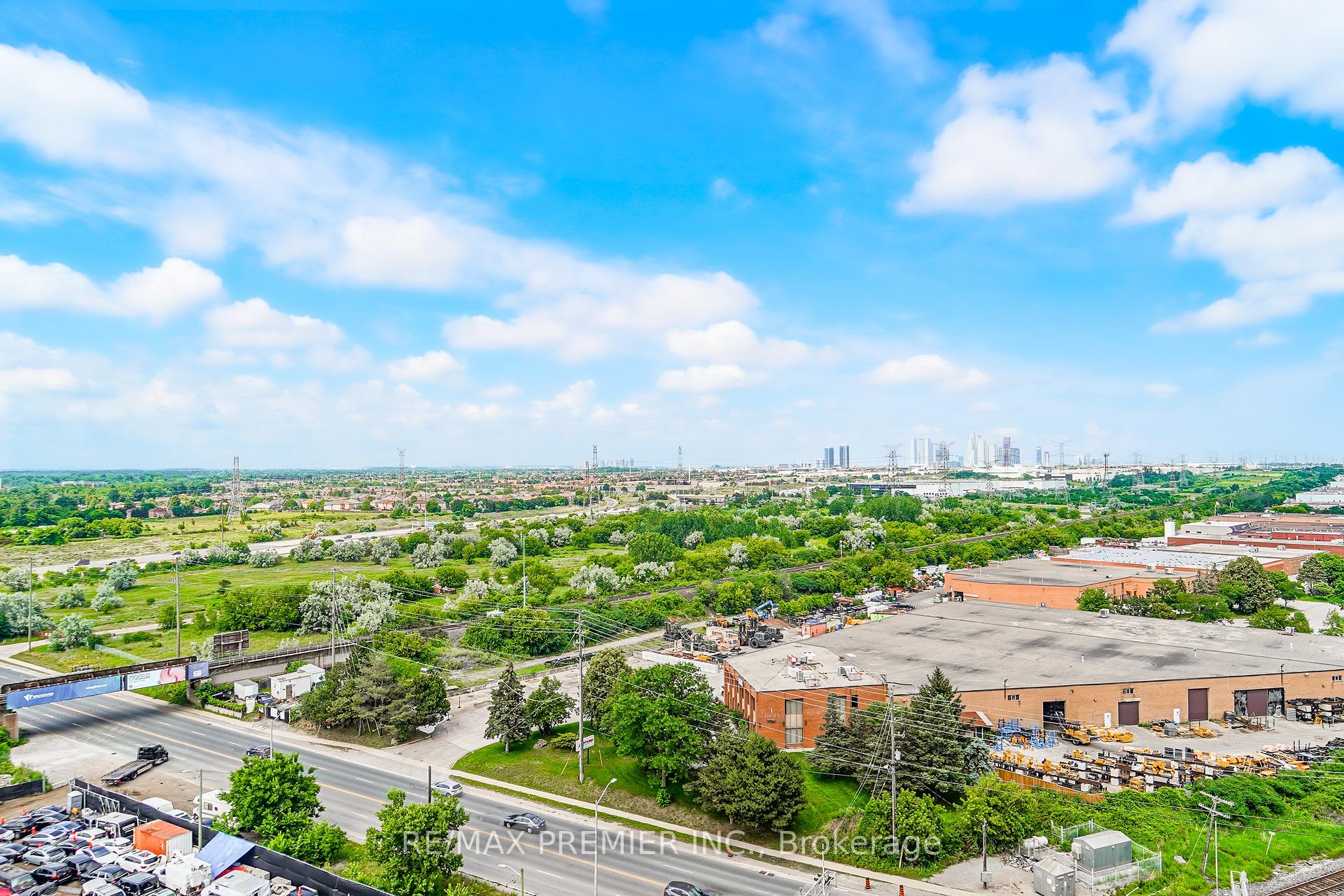 Photo 2 of Unit # 1310, 6 Flavelle Trail, Vaughan, Steeles West Industrial — HOMEH