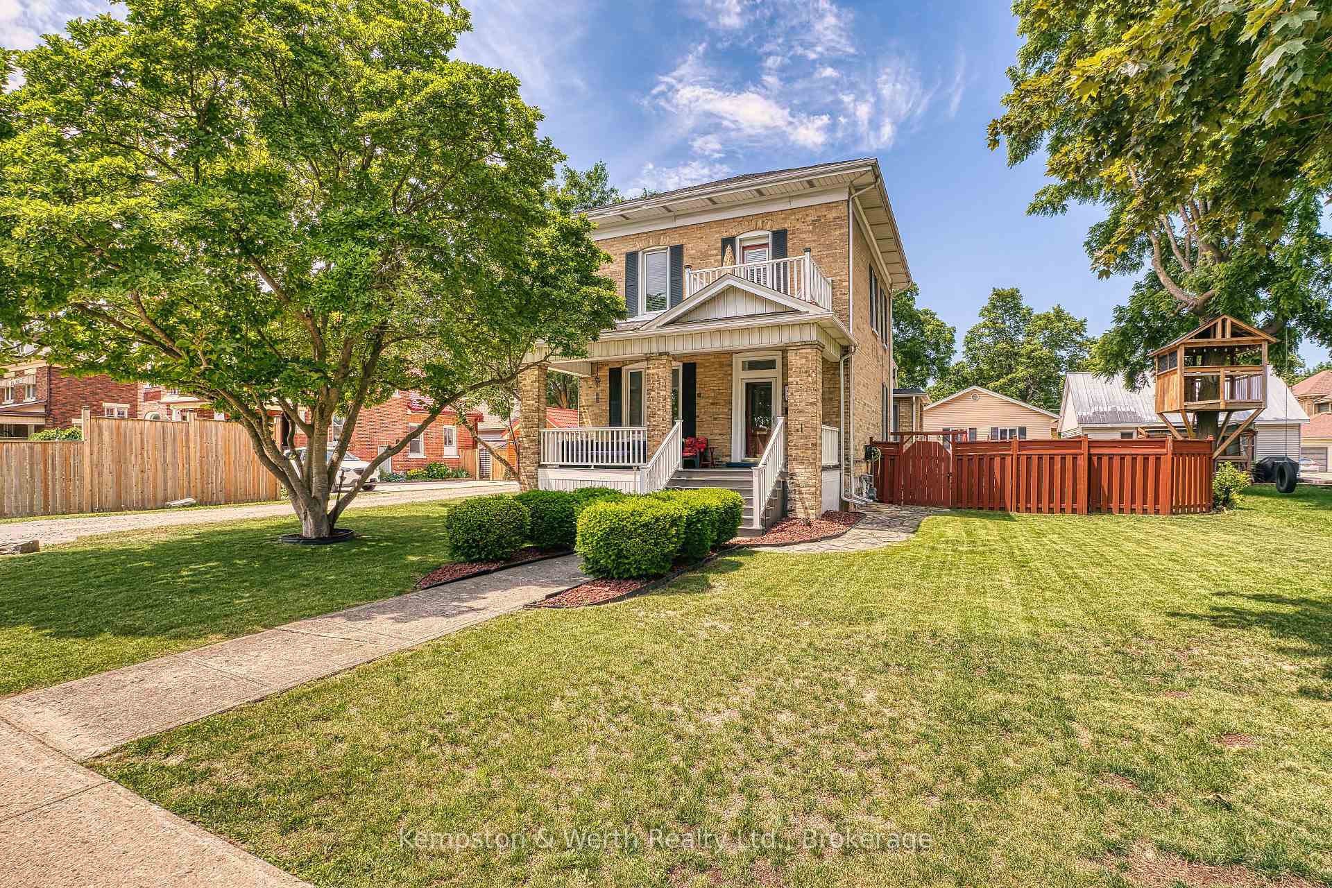 Photo of 459 Wallace Avenue N