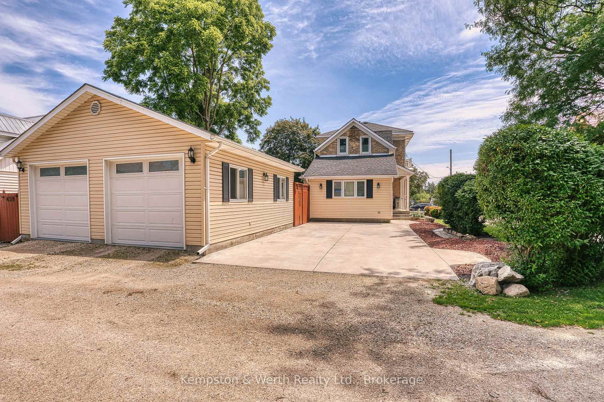 Photo 11 of 459 Wallace Avenue N, North Perth, Listowel — HOMEH