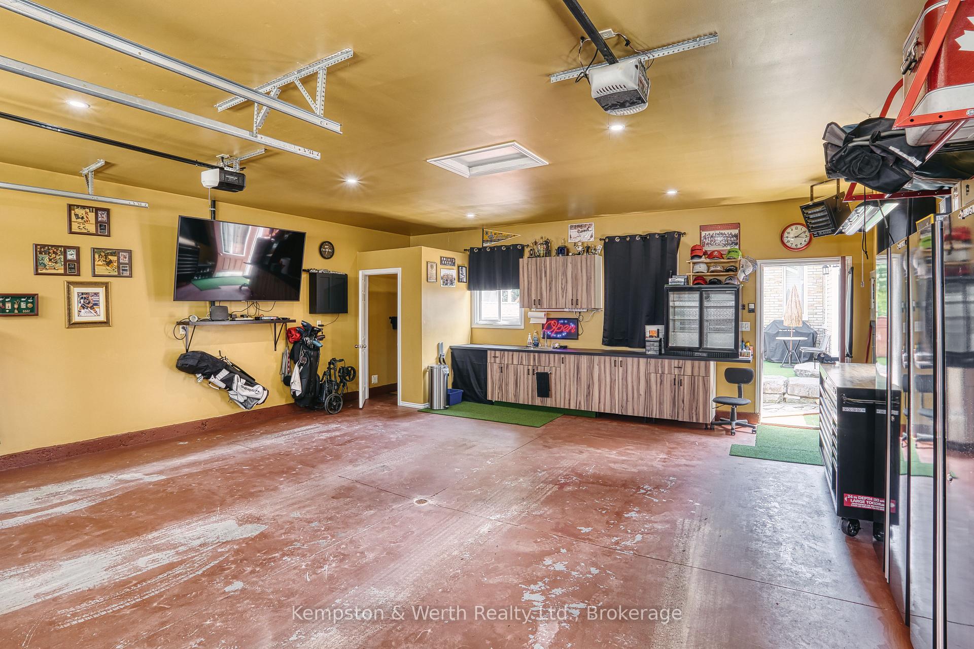 Photo 16 of 459 Wallace Avenue N, North Perth, Listowel — HOMEH