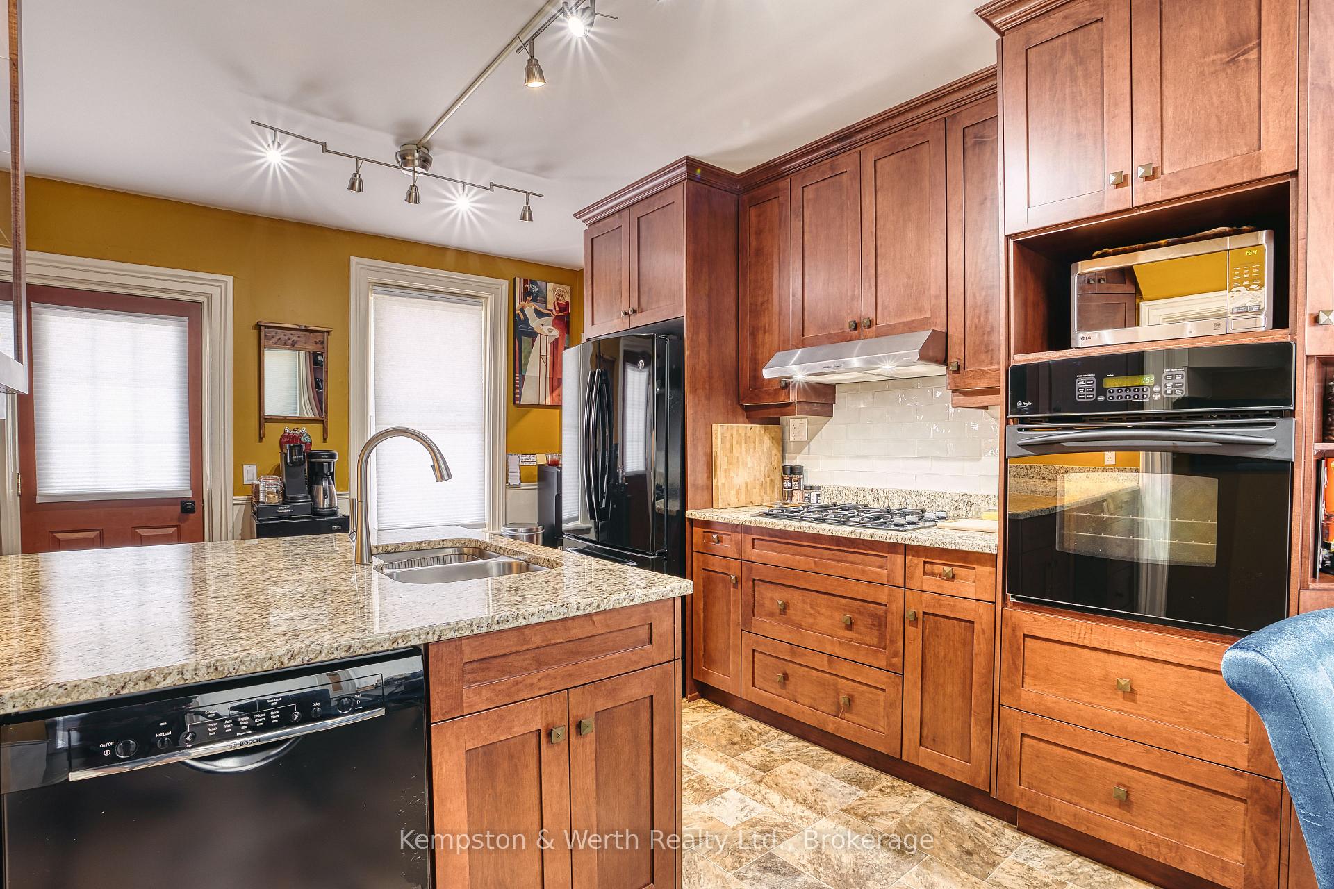 Photo 29 of 459 Wallace Avenue N, North Perth, Listowel — HOMEH