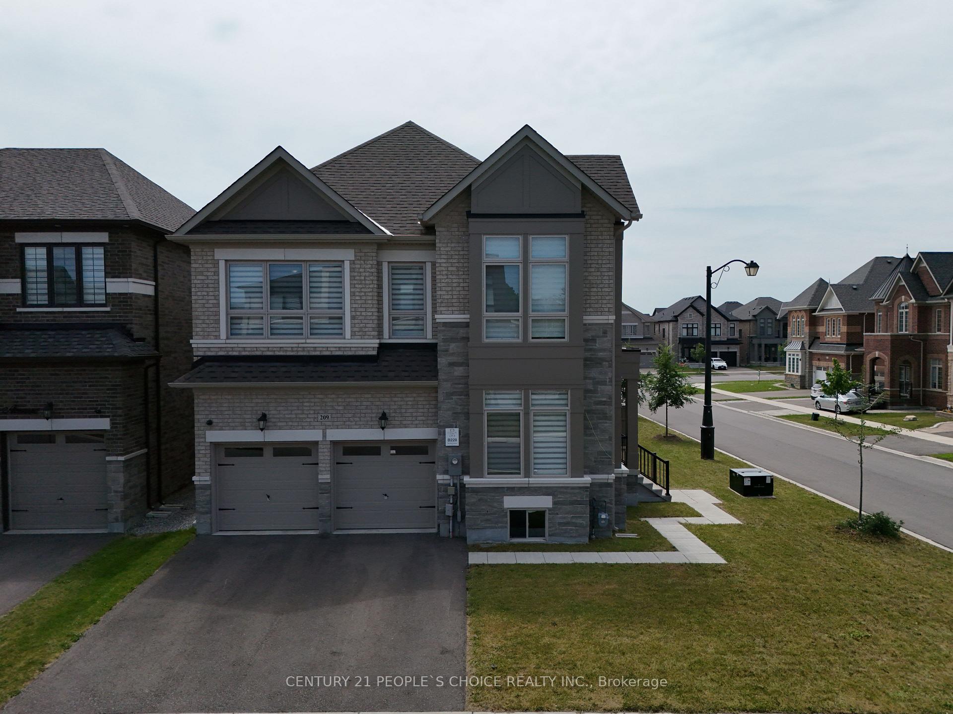 Photo 2 of 209 Stilton Avenue, Vaughan, Kleinburg — HOMEH