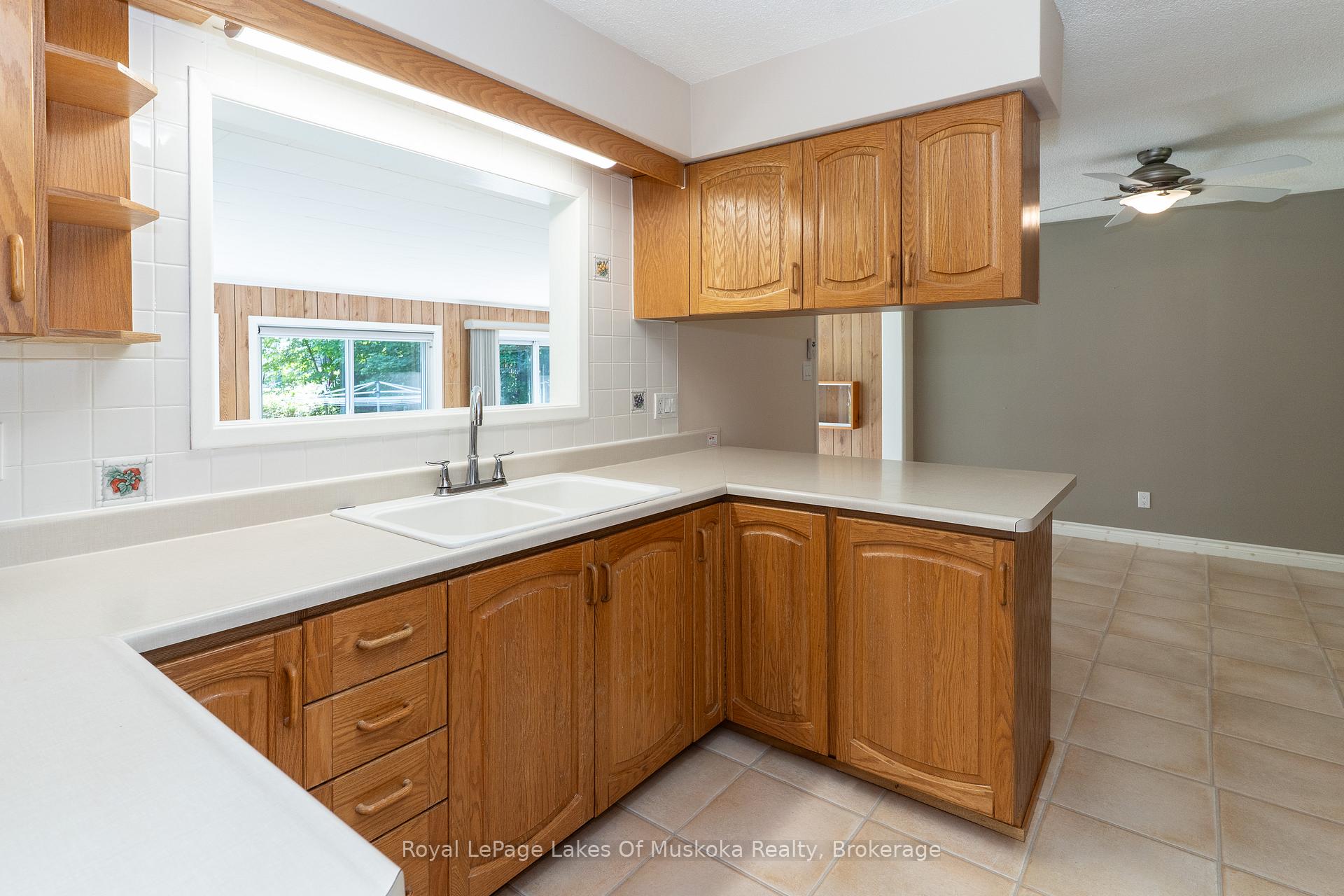 Photo 13 of 130 Robinson Avenue, Gravenhurst, Muskoka (S) — HOMEH