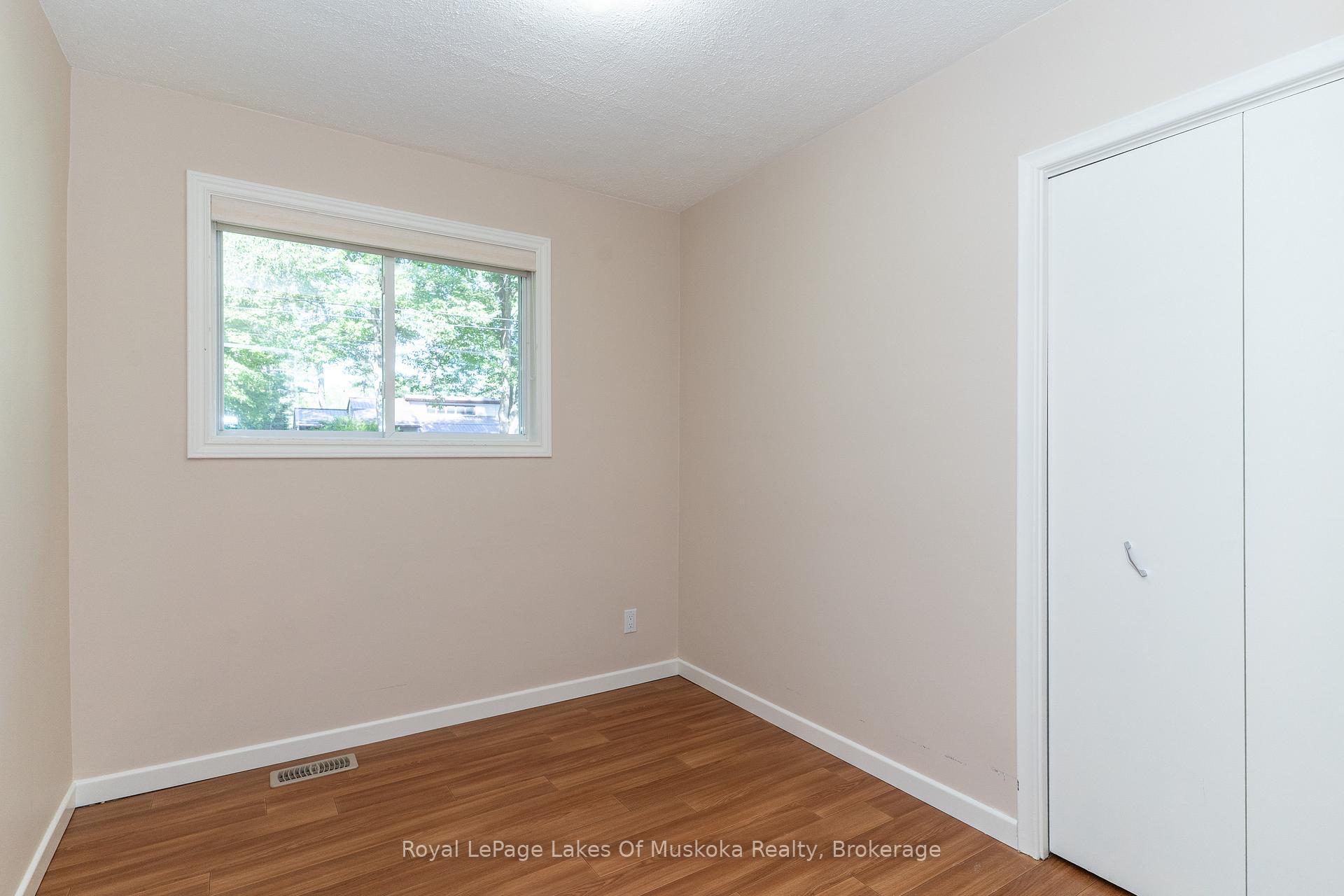 Photo 19 of 130 Robinson Avenue, Gravenhurst, Muskoka (S) — HOMEH