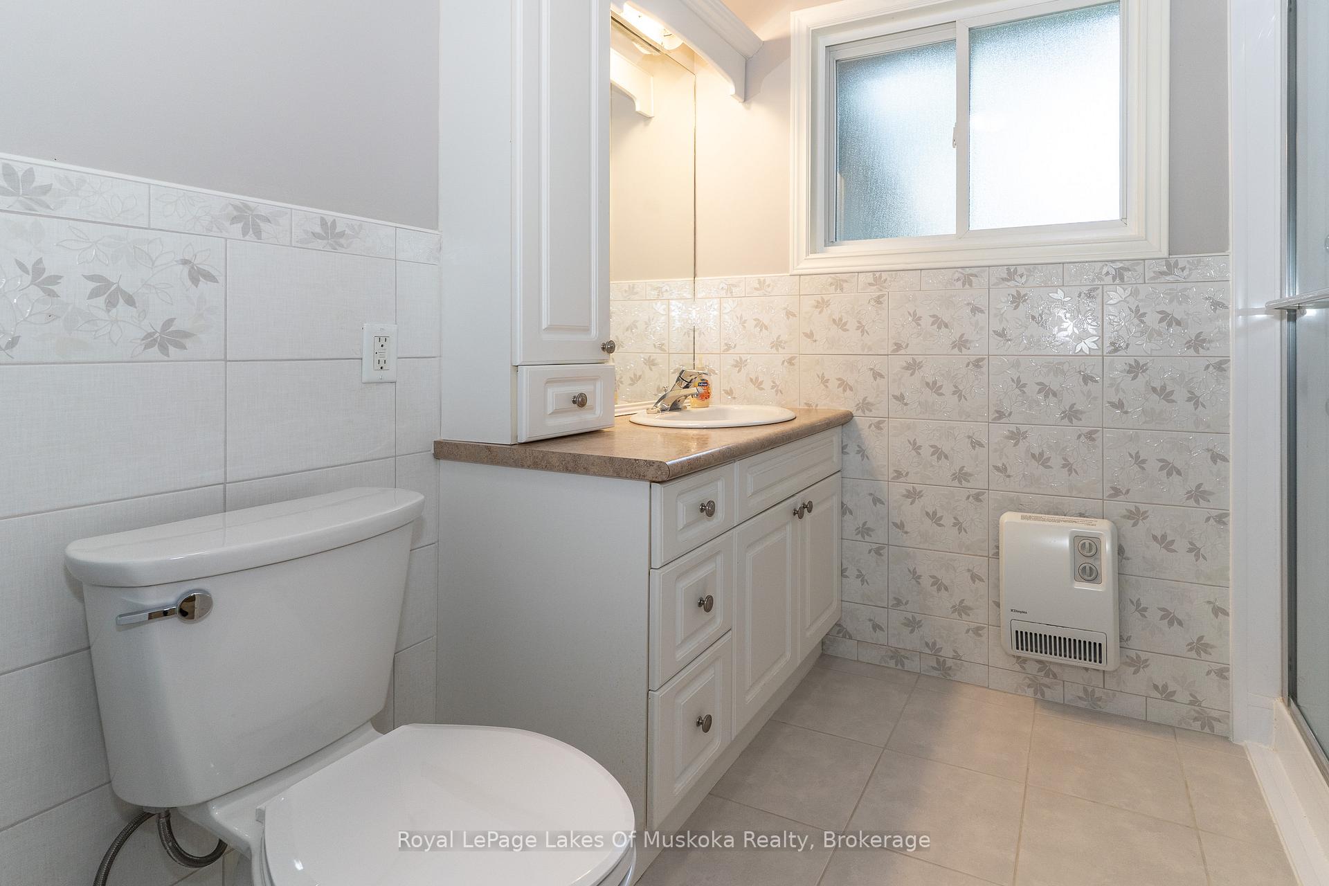 Photo 24 of 130 Robinson Avenue, Gravenhurst, Muskoka (S) — HOMEH