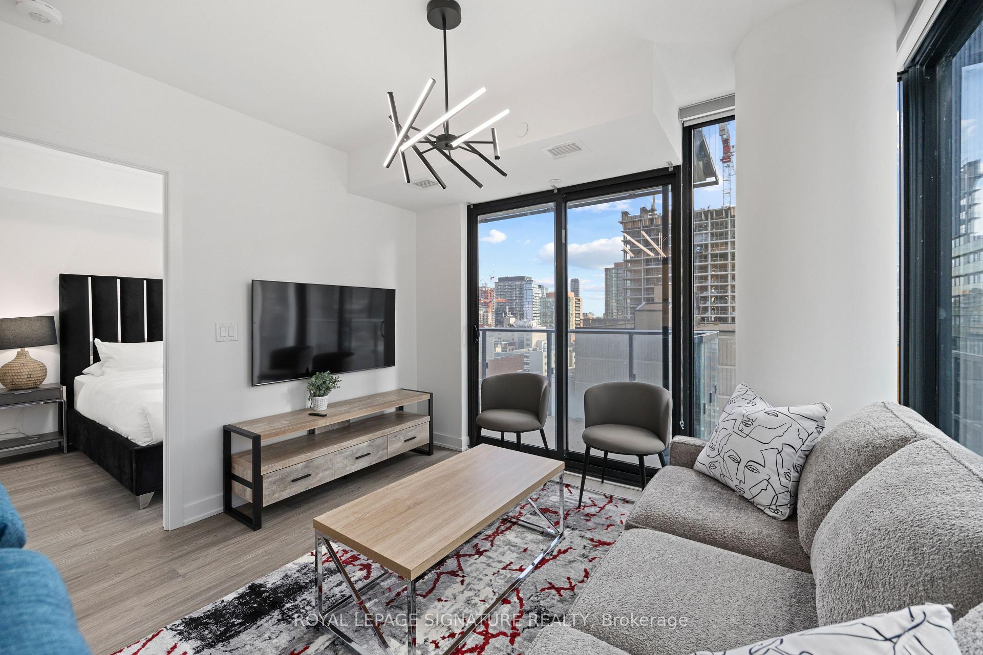 Photo 4 of Unit 1002, 47 Mutual Street, Toronto, Church-Yonge Corridor — HOMEH