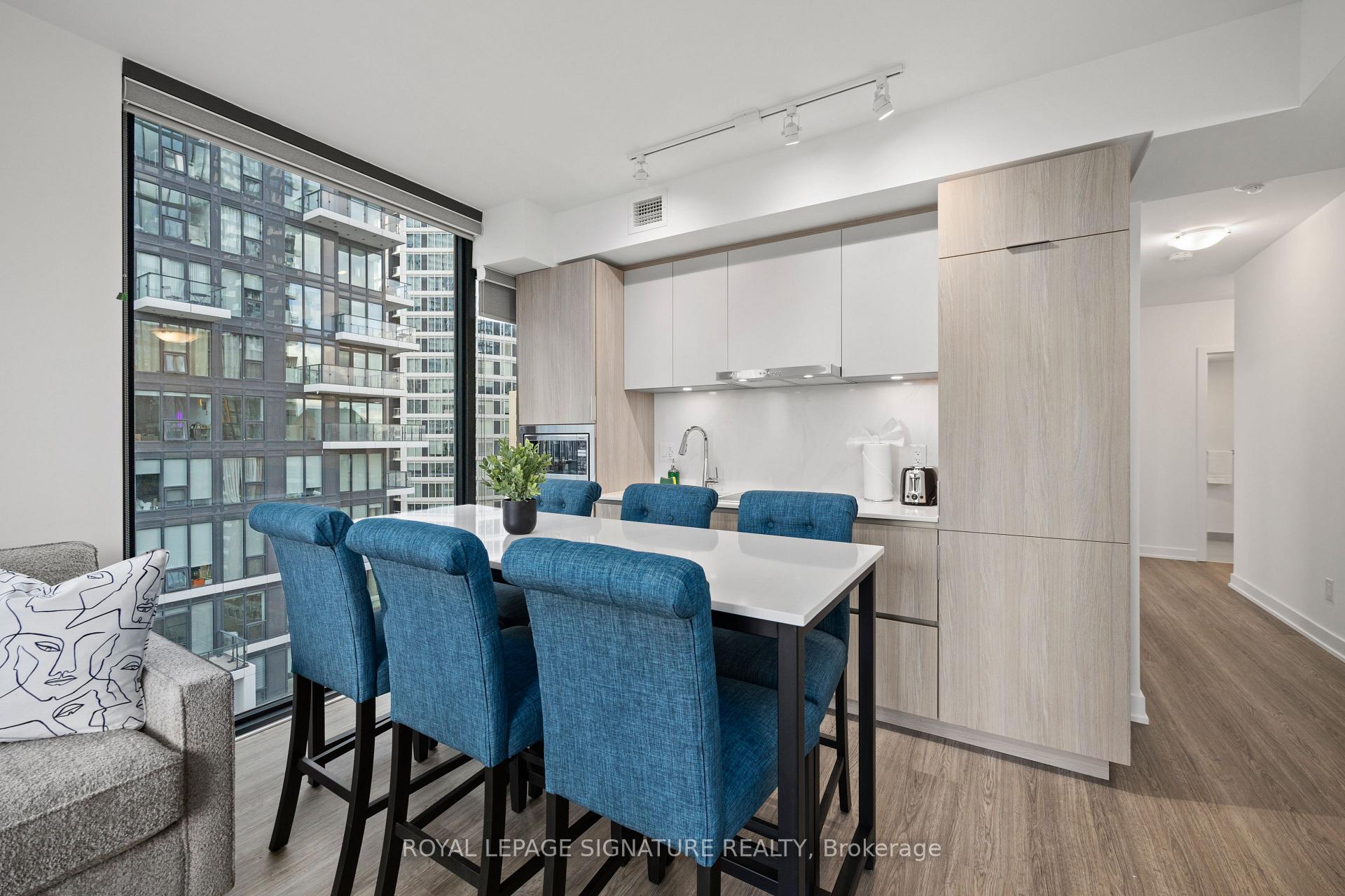 Photo 5 of Unit 1002, 47 Mutual Street, Toronto, Church-Yonge Corridor — HOMEH