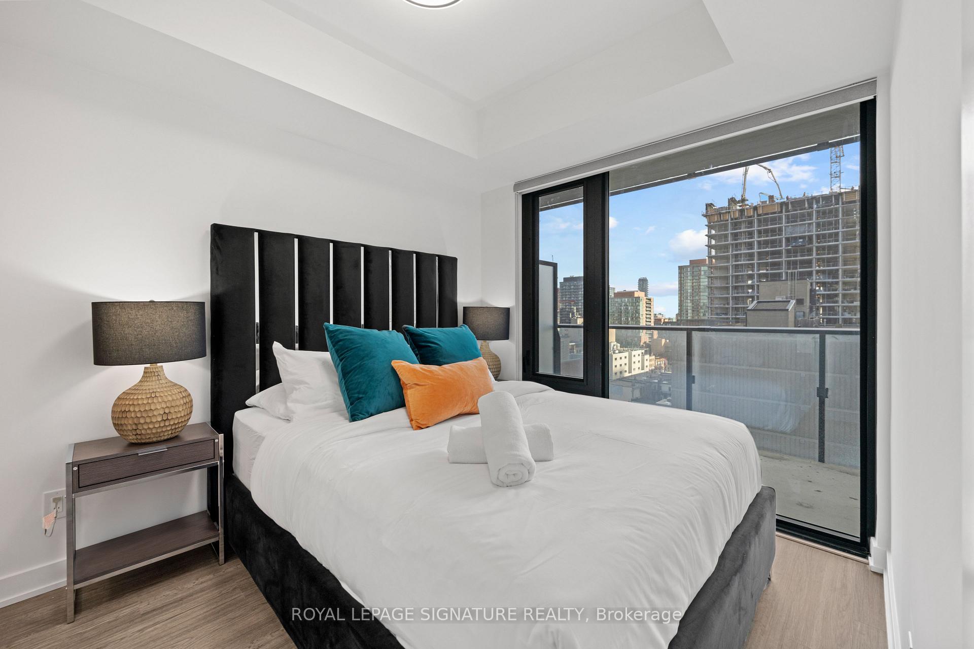 Photo 9 of Unit 1002, 47 Mutual Street, Toronto, Church-Yonge Corridor — HOMEH