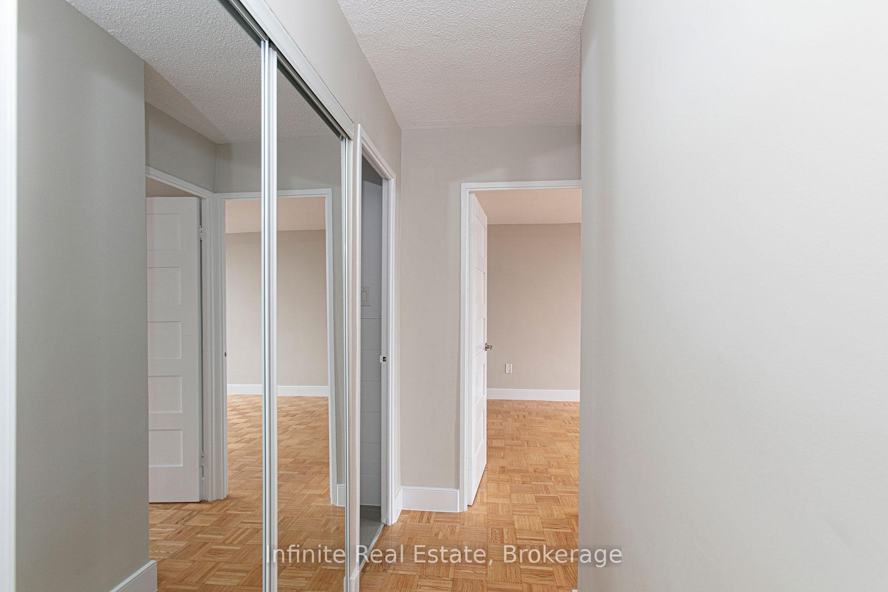 Photo 8 of Unit 403, 666 Spadina Avenue, Toronto, University — HOMEH