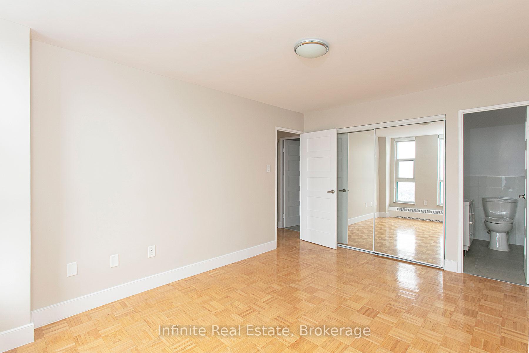 Photo 9 of Unit 403, 666 Spadina Avenue, Toronto, University — HOMEH
