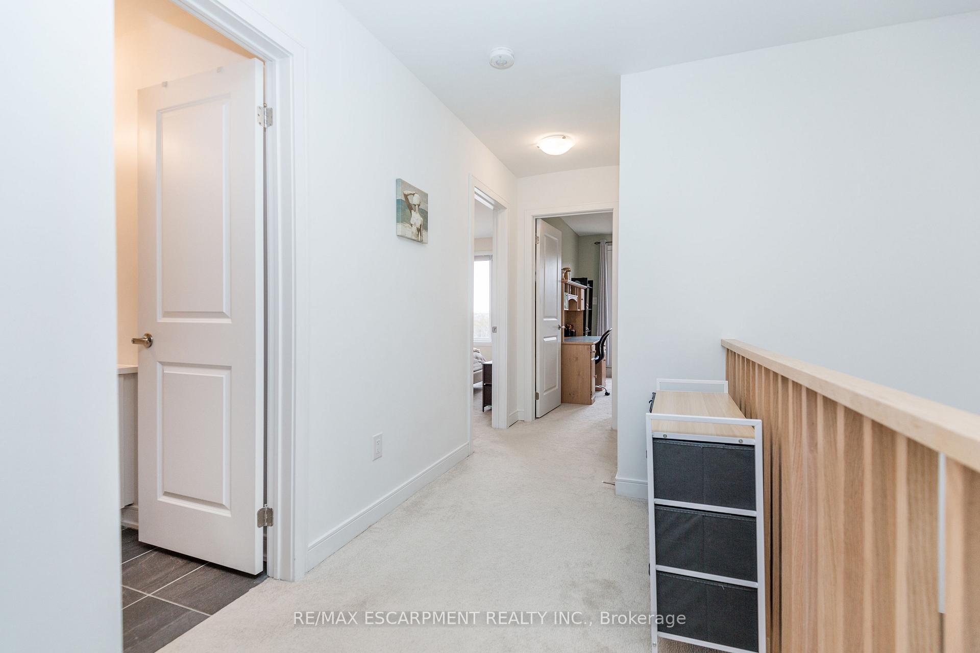 Photo 23 of 33 Red Maple Lane, Barrie, Innis-Shore — HOMEH