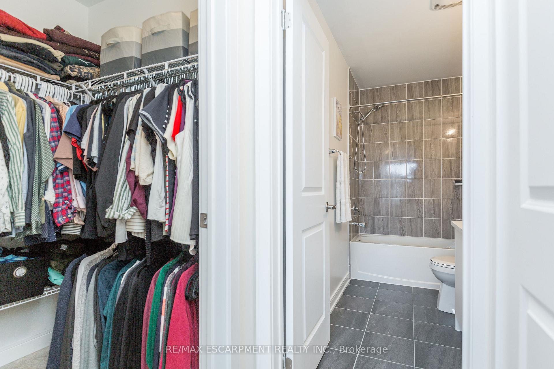 Photo 28 of 33 Red Maple Lane, Barrie, Innis-Shore — HOMEH