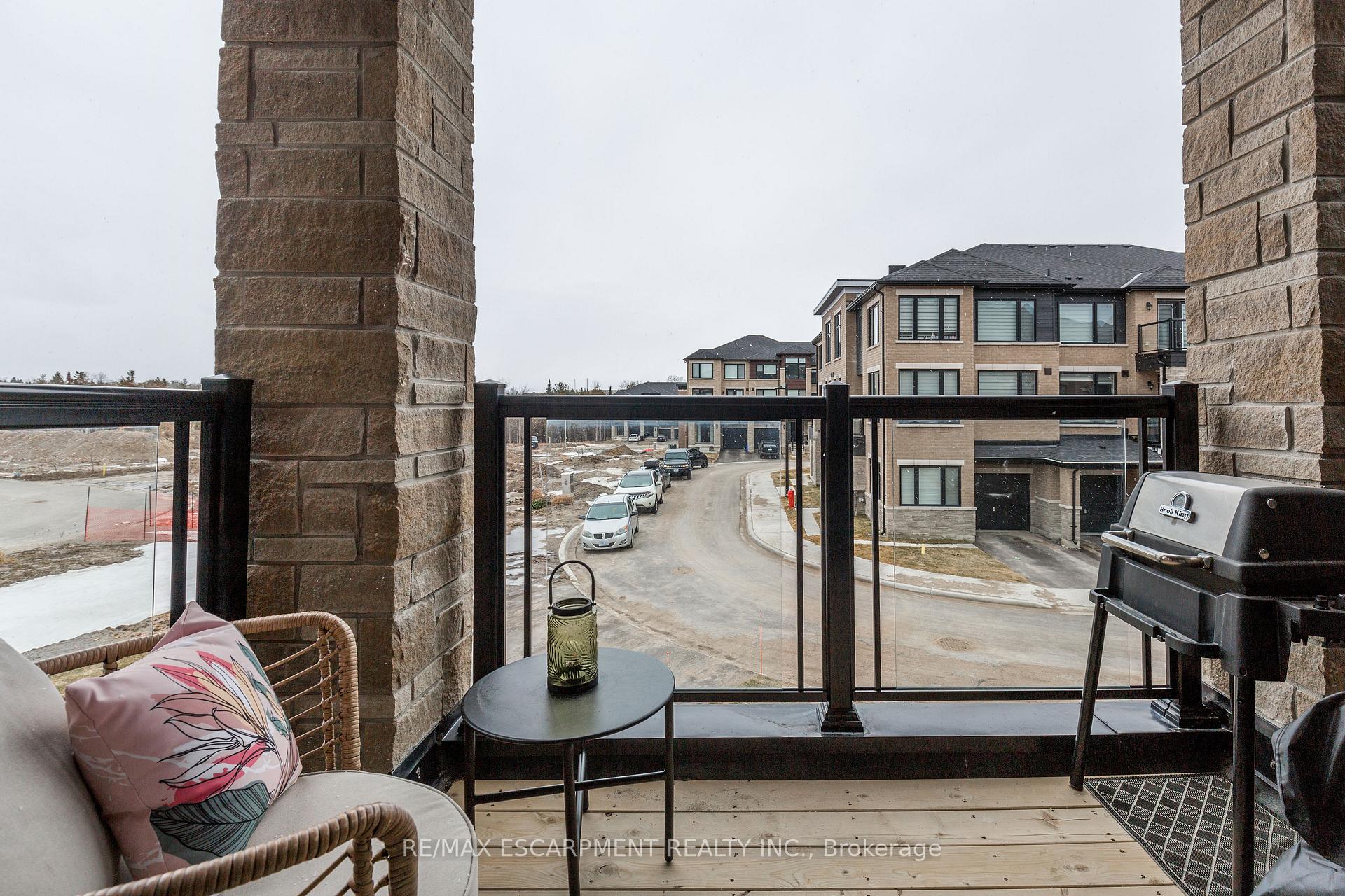 Photo 34 of 33 Red Maple Lane, Barrie, Innis-Shore — HOMEH