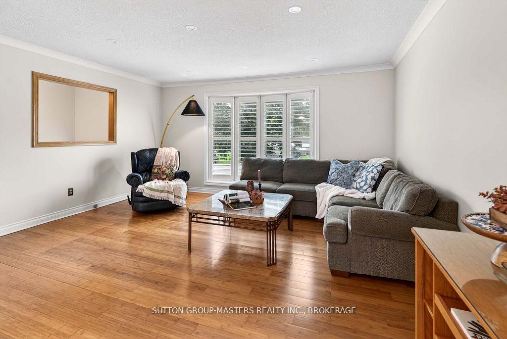 Photo 11 of 259 Inverness Crescent, Kingston, West of Sir John A. Blvd — HOMEH